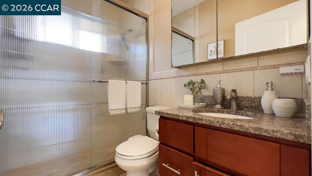 Detail Gallery Image 39 of 48 For 909 Santa Lucia Dr, Pleasant Hill,  CA 94523 - 5 Beds | 3 Baths