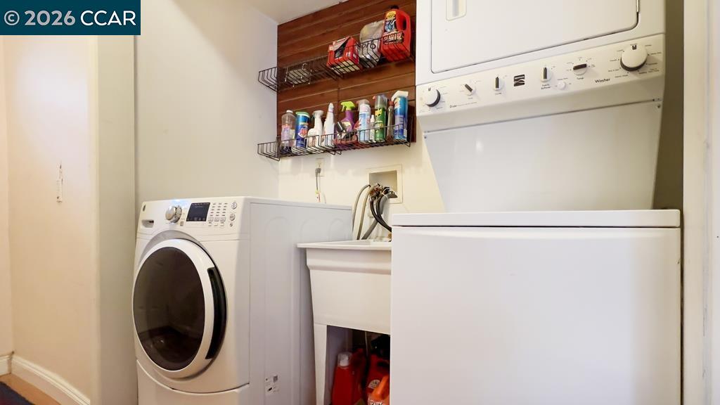 Detail Gallery Image 41 of 48 For 909 Santa Lucia Dr, Pleasant Hill,  CA 94523 - 5 Beds | 3 Baths