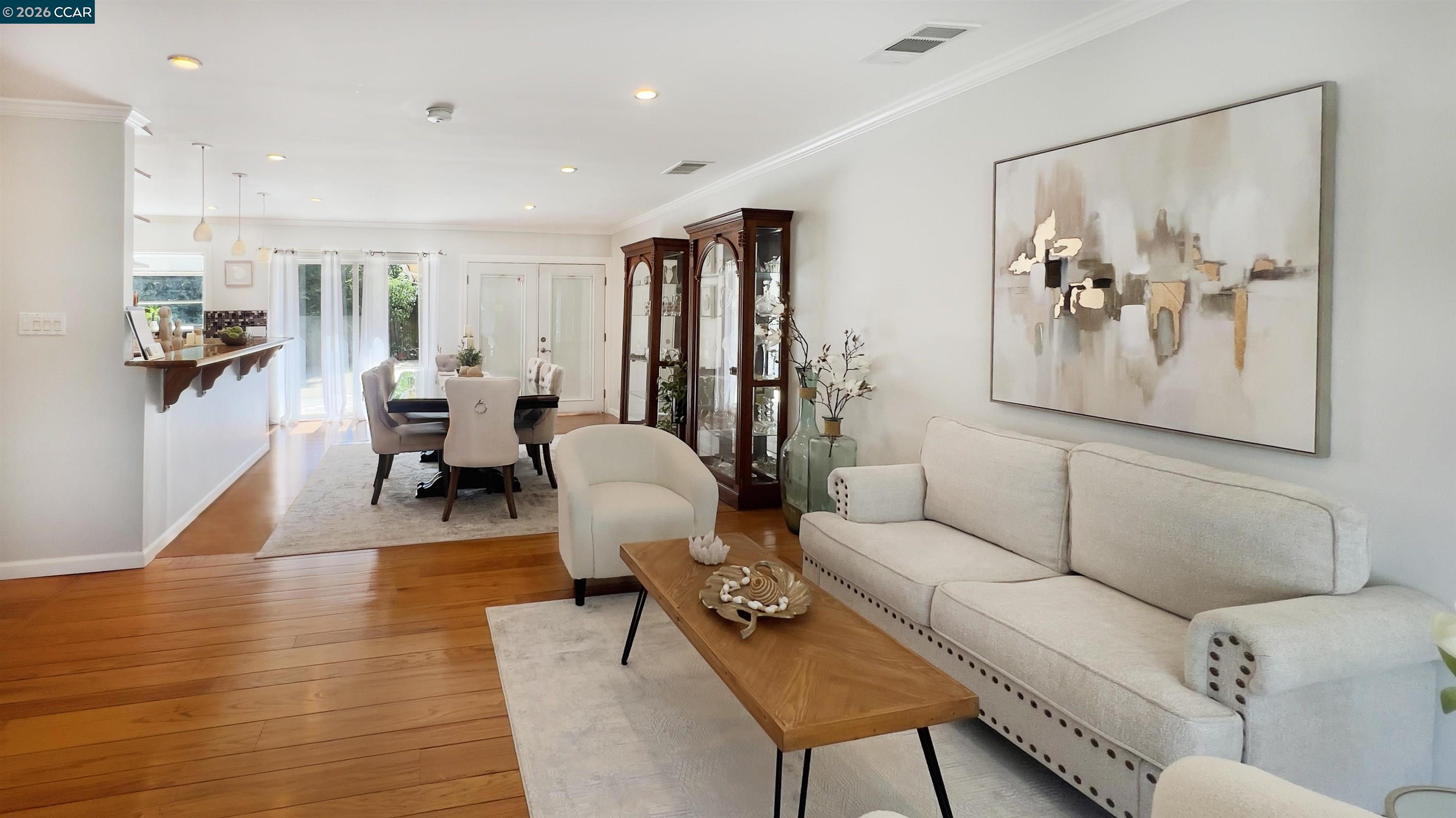 Detail Gallery Image 7 of 48 For 909 Santa Lucia Dr, Pleasant Hill,  CA 94523 - 5 Beds | 3 Baths