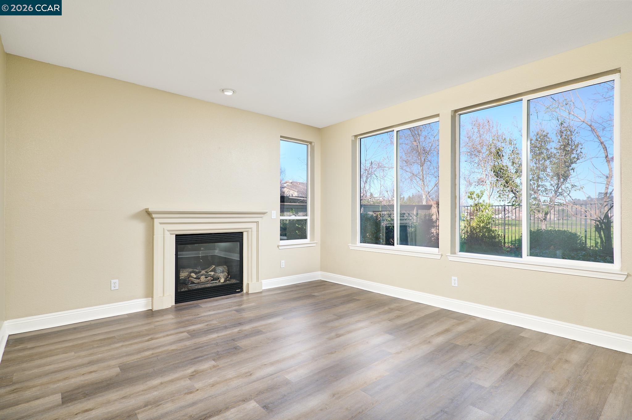 Detail Gallery Image 11 of 45 For 1752 Langholm Way, Folsom,  CA 95630 - 5 Beds | 4 Baths