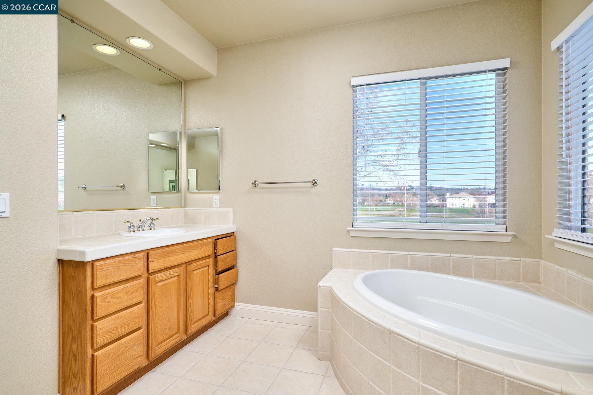 Detail Gallery Image 16 of 45 For 1752 Langholm Way, Folsom,  CA 95630 - 5 Beds | 4 Baths