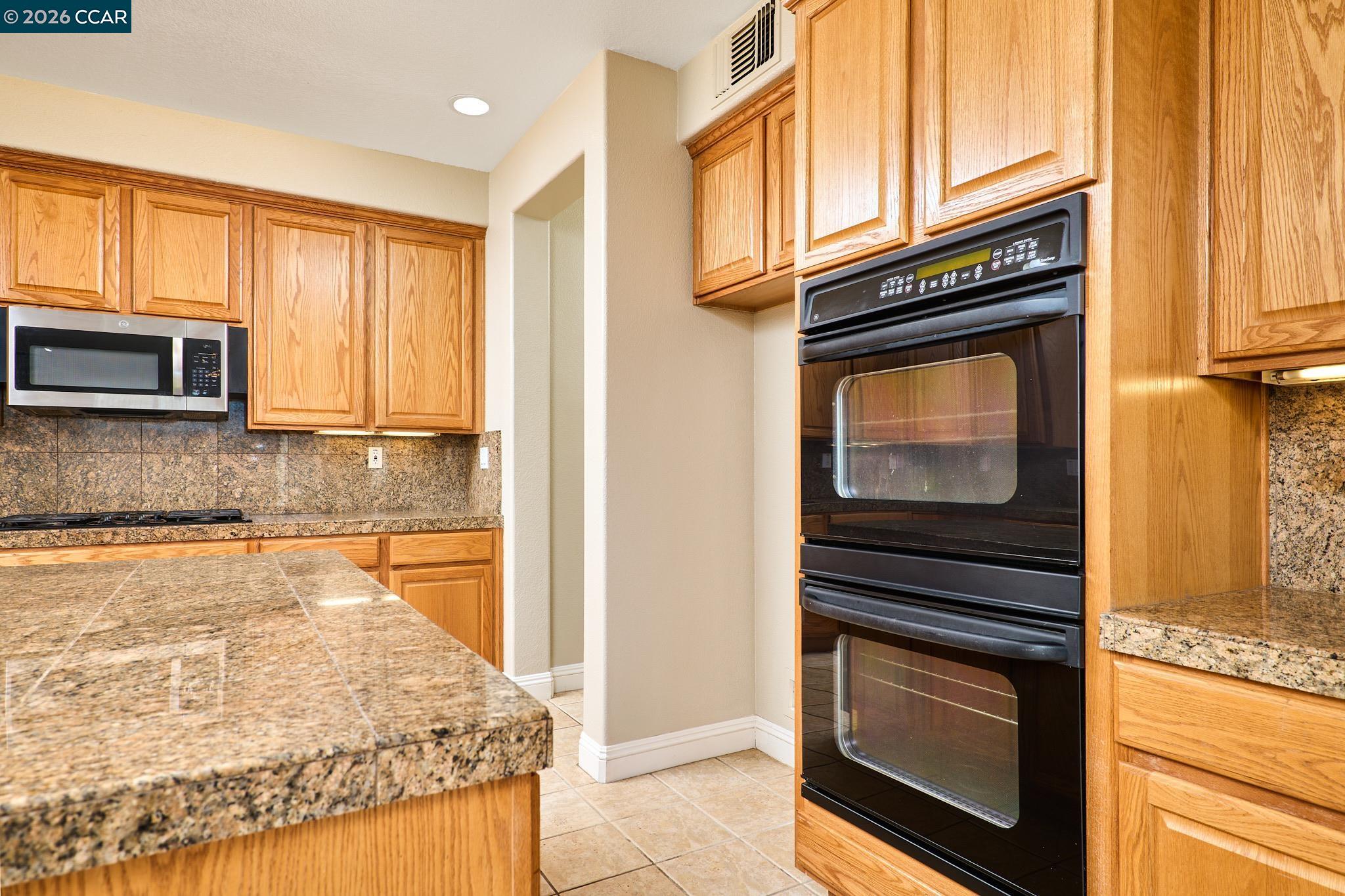 Detail Gallery Image 6 of 45 For 1752 Langholm Way, Folsom,  CA 95630 - 5 Beds | 4 Baths