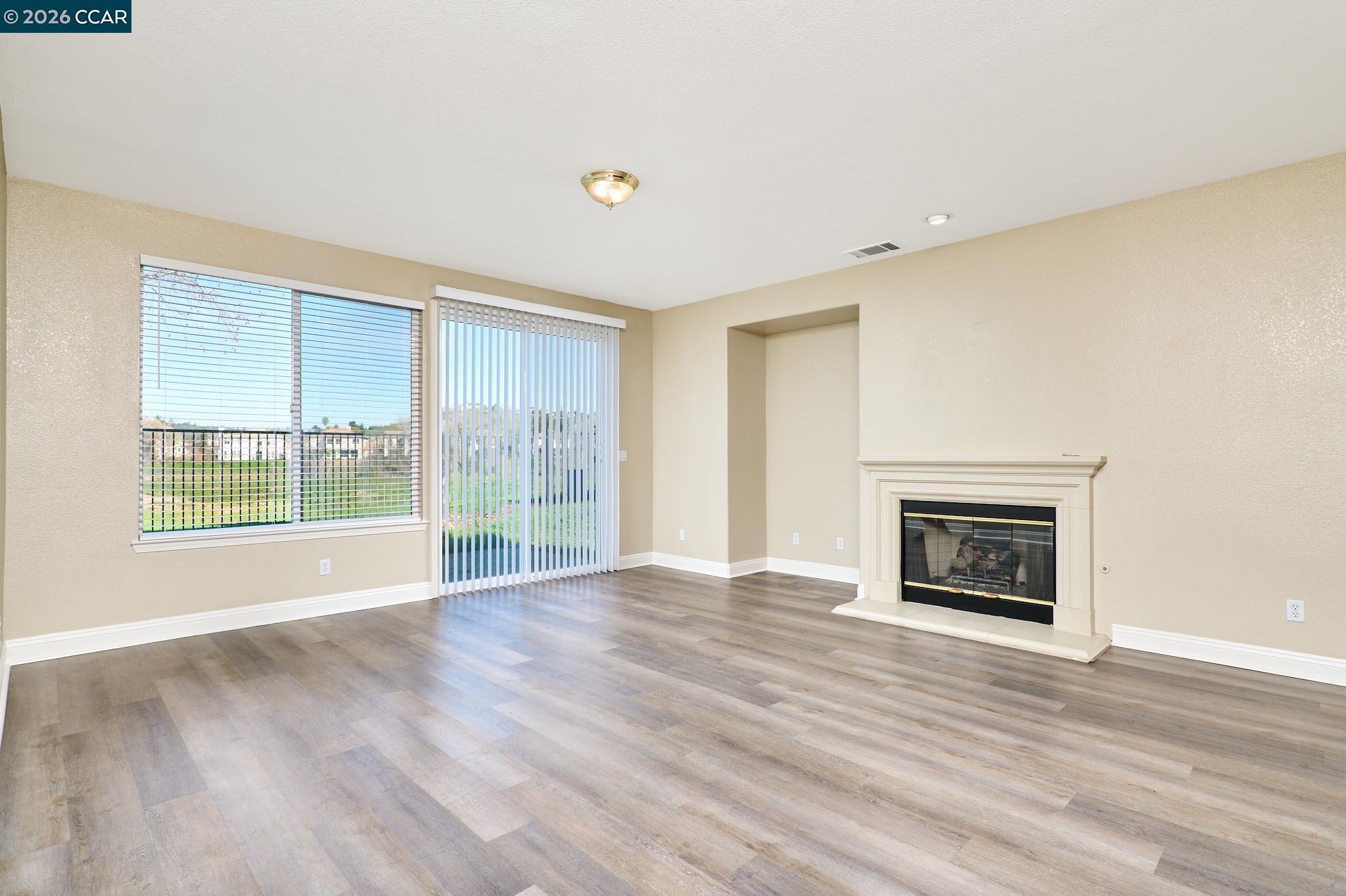 Detail Gallery Image 10 of 45 For 1752 Langholm Way, Folsom,  CA 95630 - 5 Beds | 4 Baths