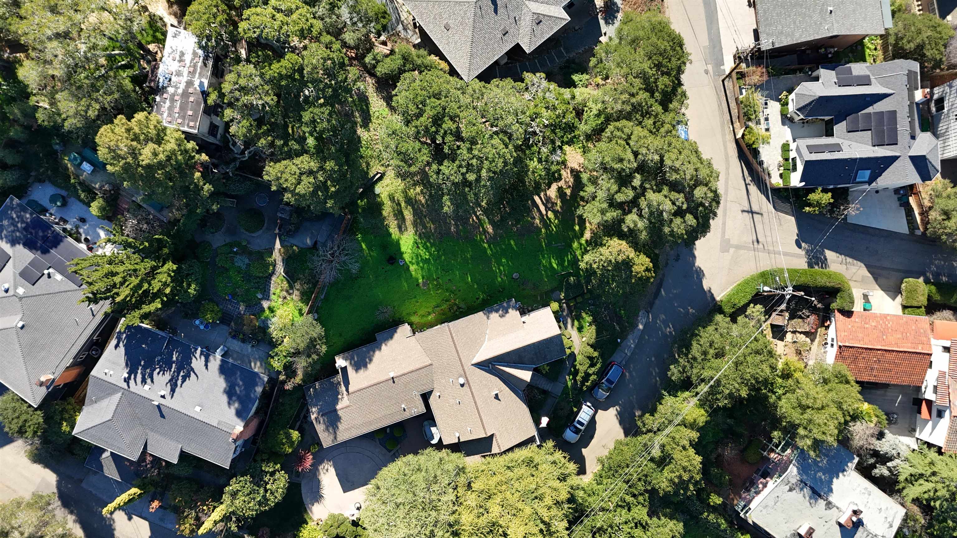 Detail Gallery Image 22 of 24 For 82 Wilding Ln, Oakland,  CA 94611 - – Beds | – Baths