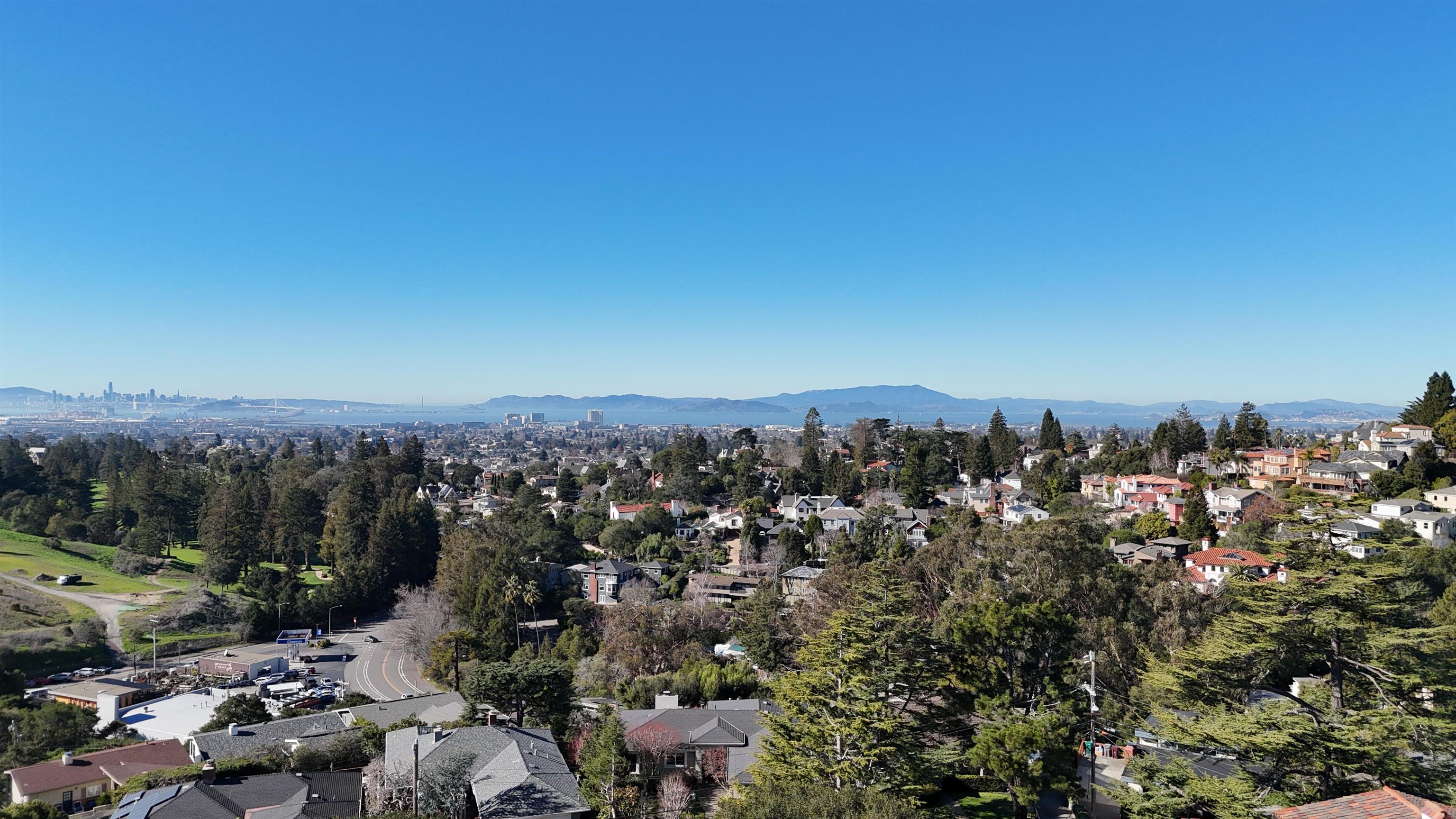 Detail Gallery Image 8 of 24 For 82 Wilding Ln, Oakland,  CA 94611 - – Beds | – Baths