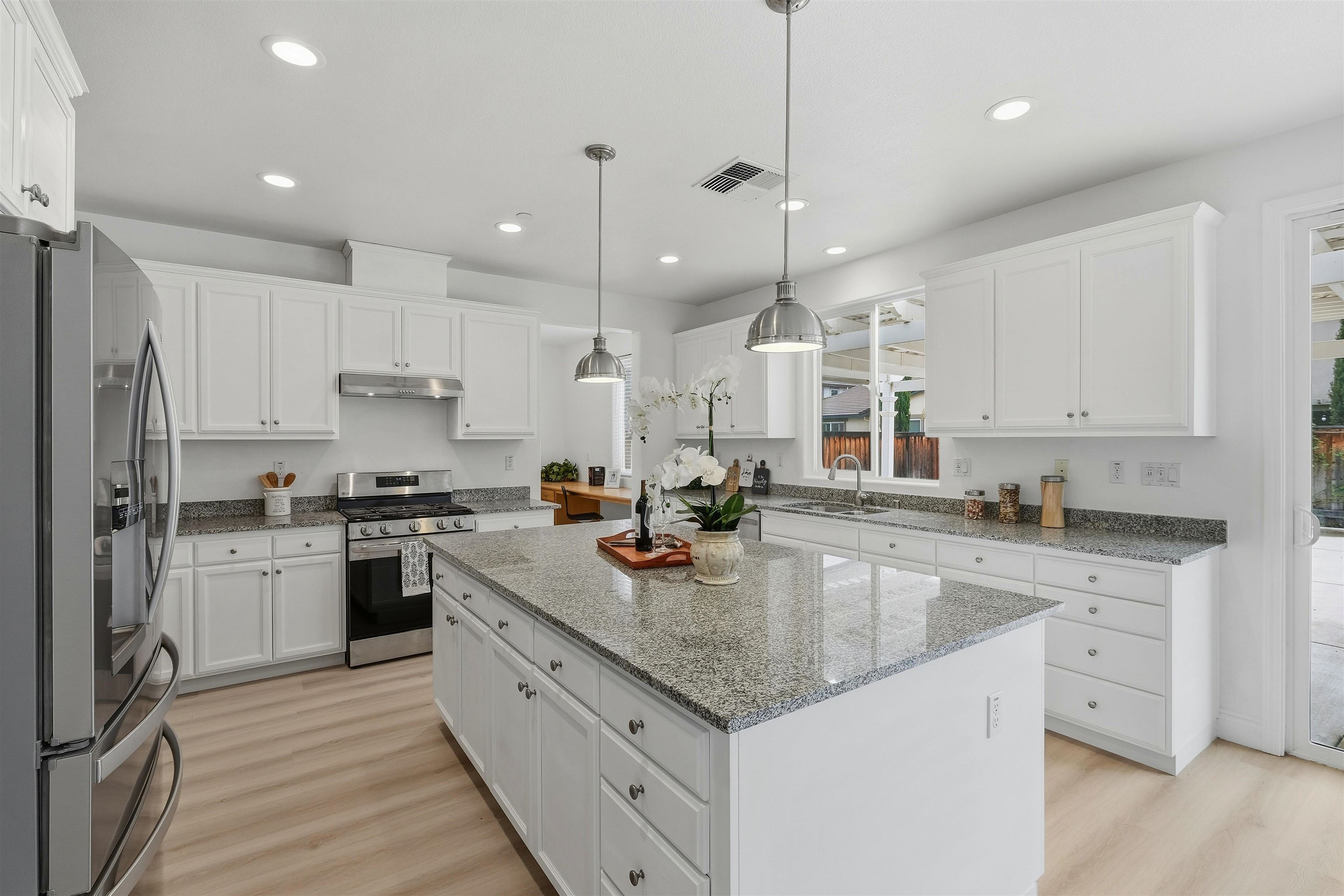 Detail Gallery Image 13 of 54 For 574 Mandevilla Dr, Brentwood,  CA 94513 - 5 Beds | 4 Baths