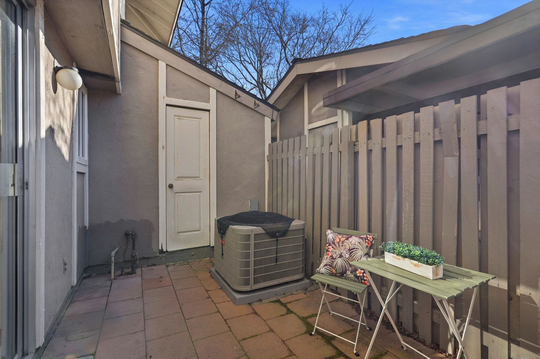 Detail Gallery Image 30 of 40 For 21091 Red Fir Ct, Cupertino,  CA 95014 - 3 Beds | 1/1 Baths