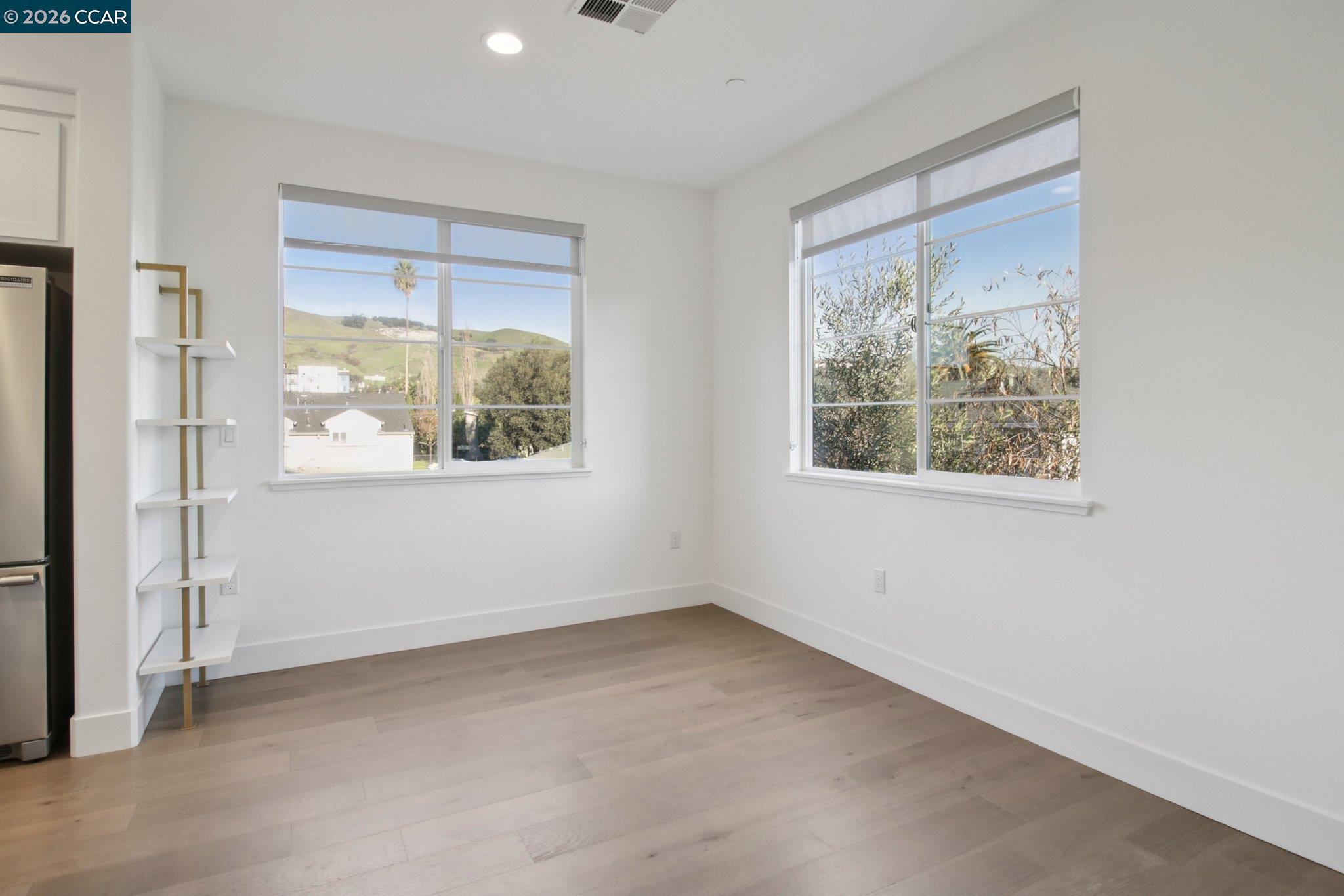 Detail Gallery Image 12 of 39 For 257 Bolt Ct, Hayward,  CA 94544 - 3 Beds | 3/1 Baths