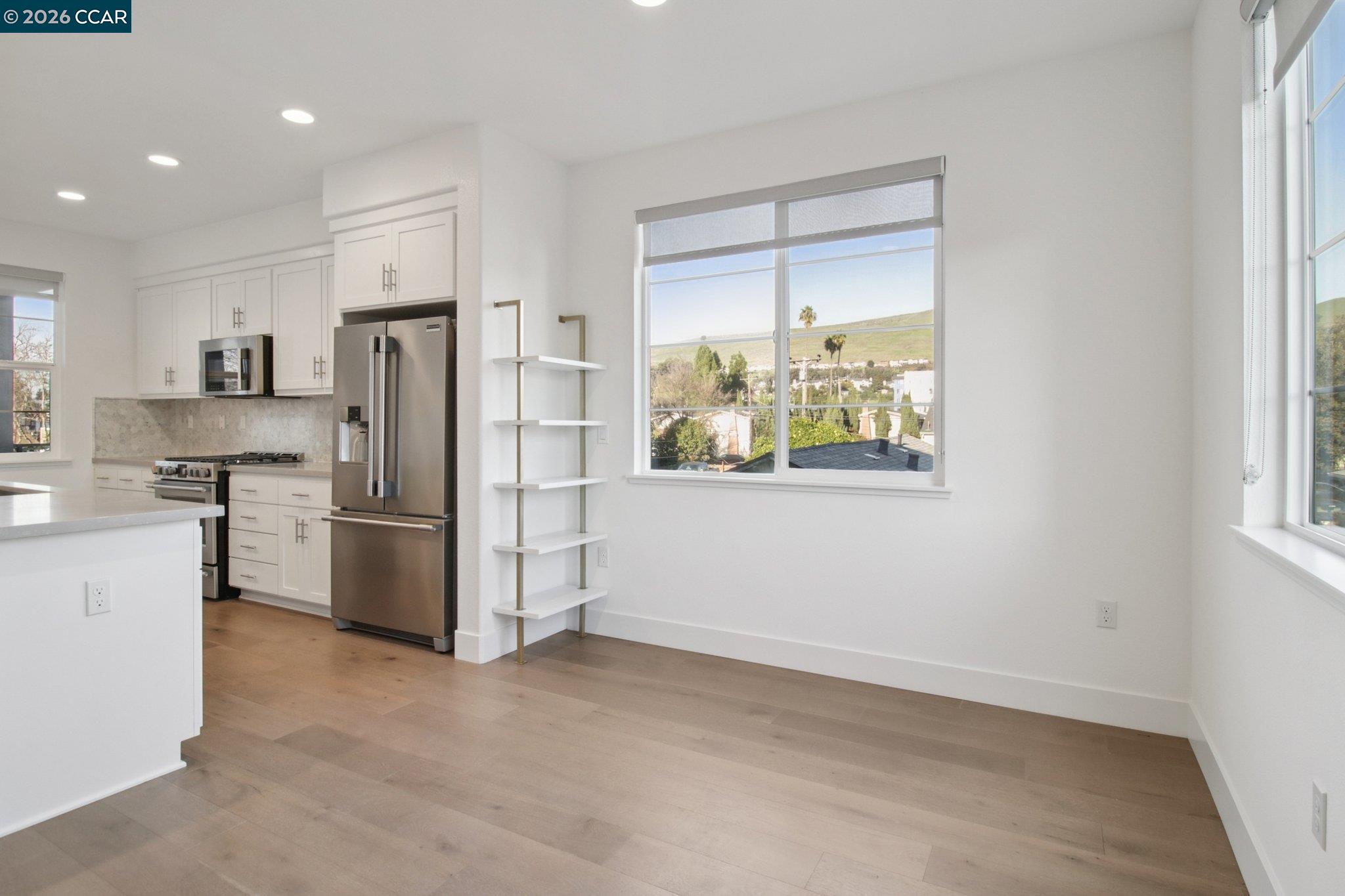 Detail Gallery Image 13 of 39 For 257 Bolt Ct, Hayward,  CA 94544 - 3 Beds | 3/1 Baths