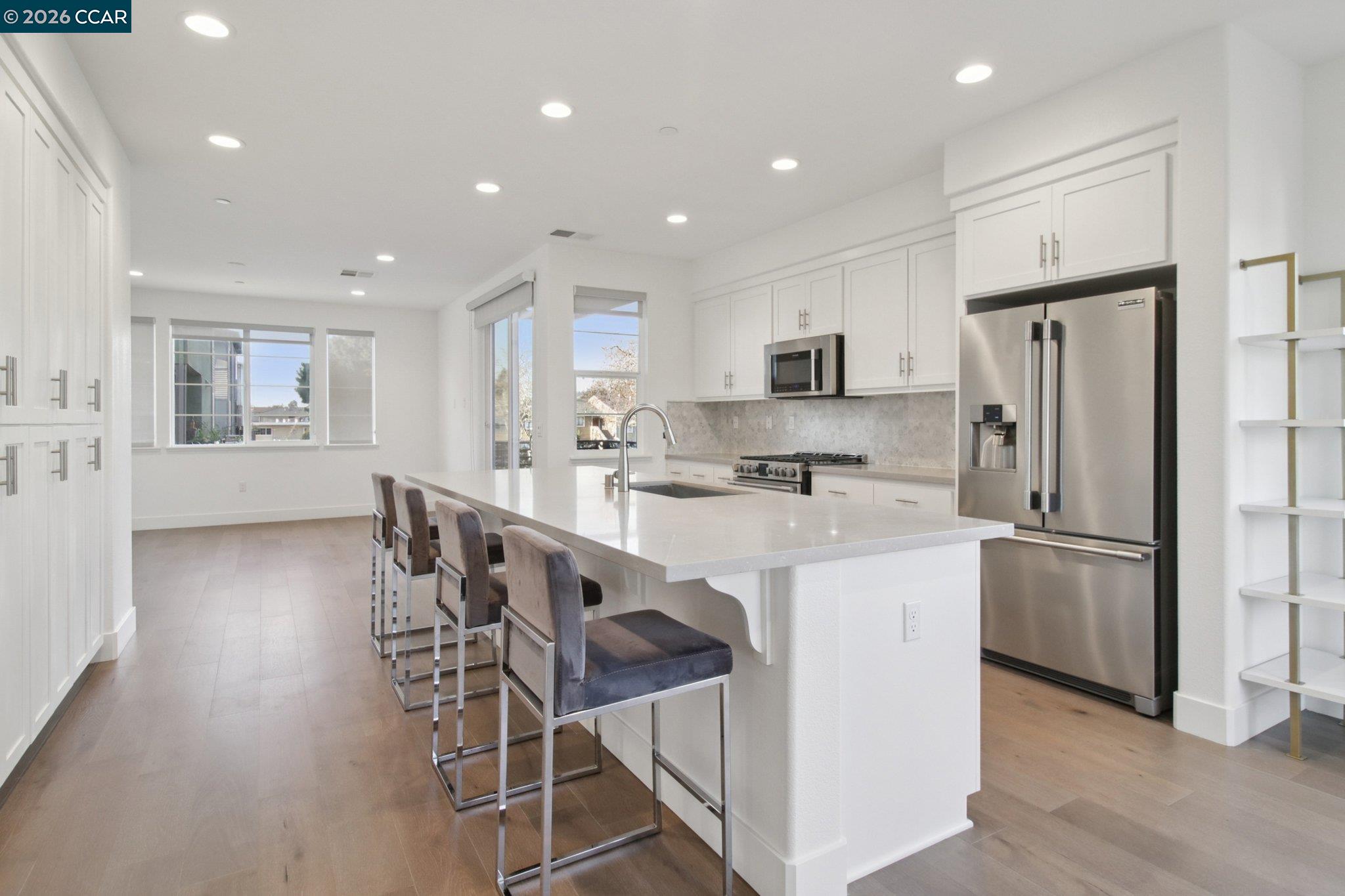 Photo #4: 41120815 Listing: Photo #4