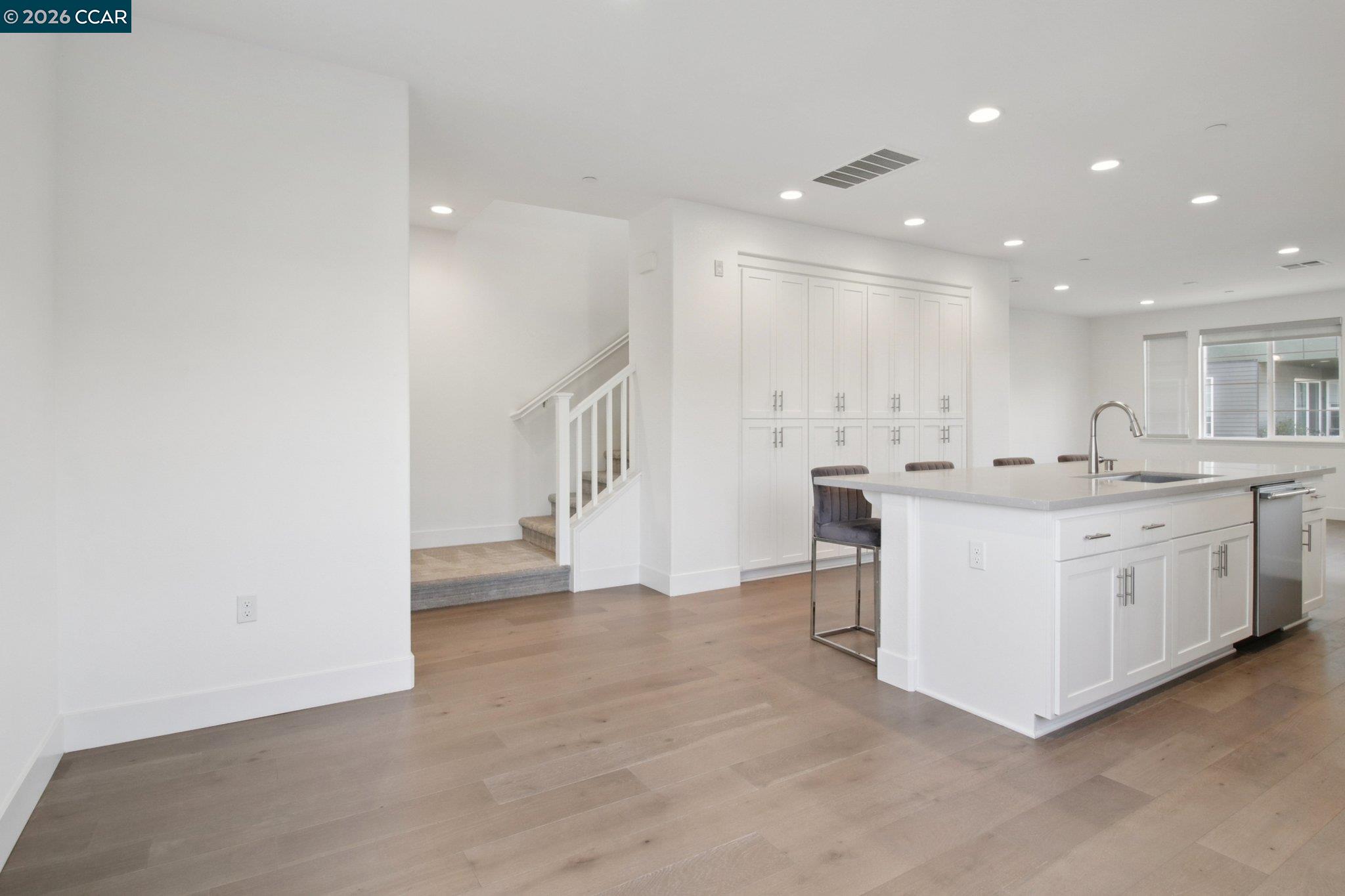 Detail Gallery Image 10 of 39 For 257 Bolt Ct, Hayward,  CA 94544 - 3 Beds | 3/1 Baths