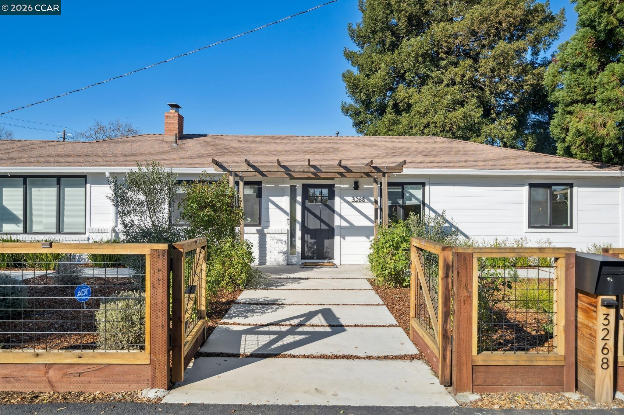 Detail Gallery Image 2 of 25 For 3268 Park Ln, Lafayette,  CA 94549 - 4 Beds | 3 Baths