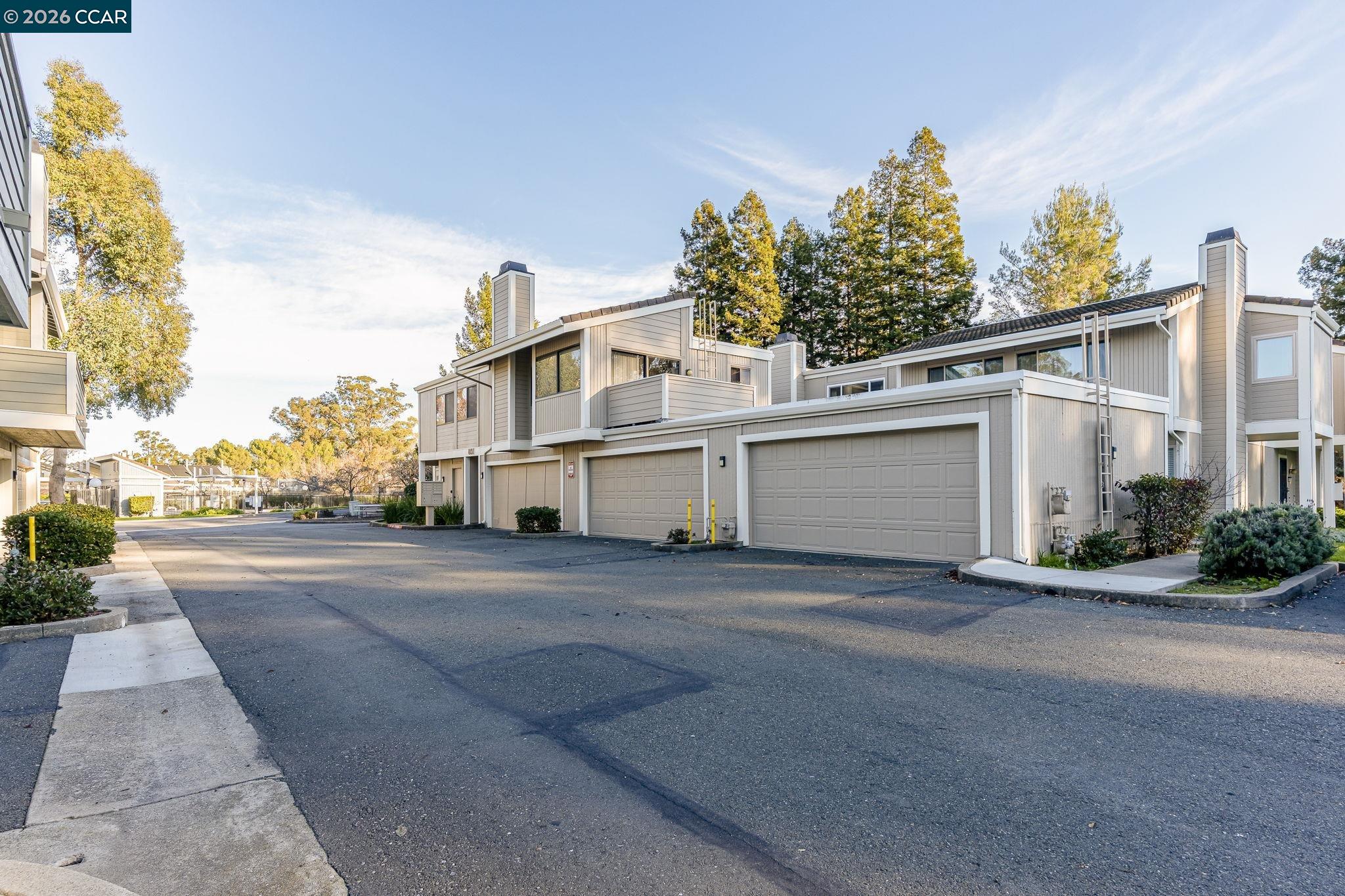 Photo #3: 41120820 Listing: Photo #3