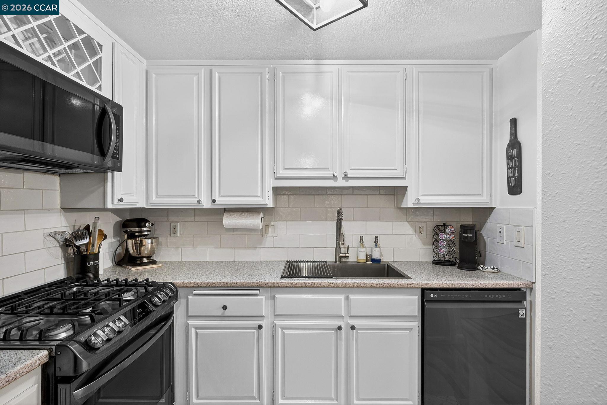 Photo #21: 41120820 Listing: Photo #21