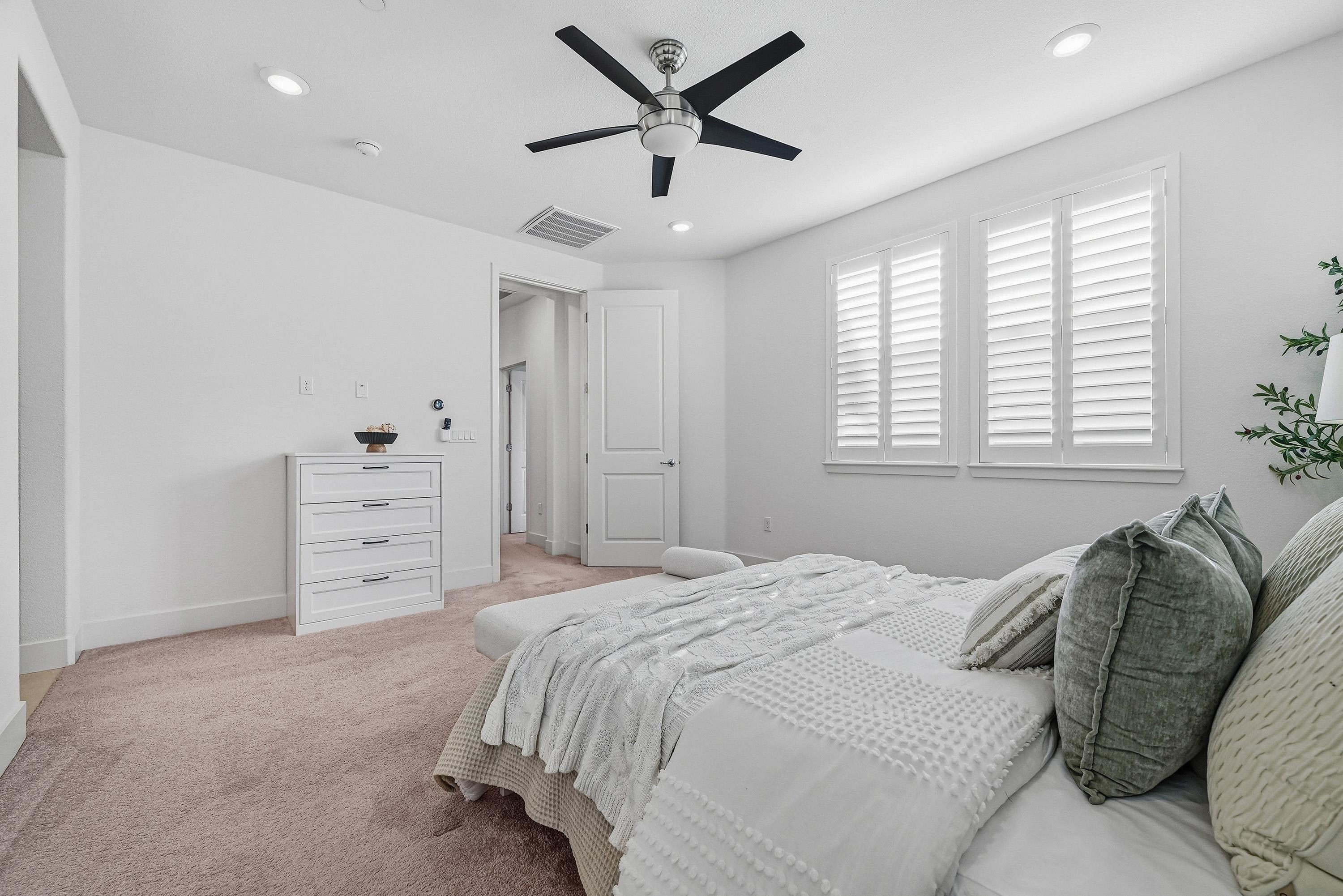 Detail Gallery Image 17 of 38 For 2933 Stringham Way, Dublin,  CA 94568 - 4 Beds | 2/1 Baths