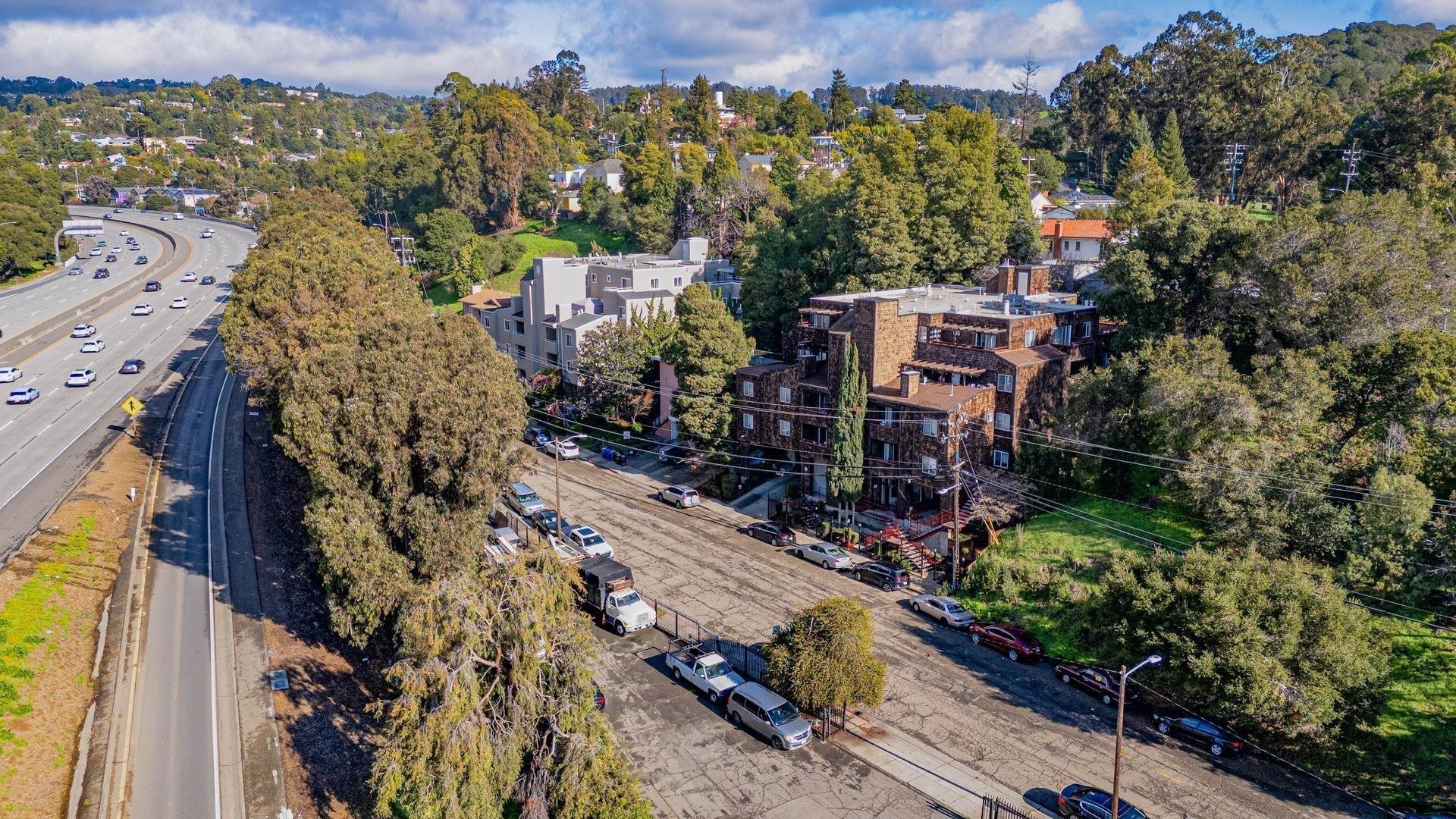 Detail Gallery Image 12 of 26 For 9716 Mountain Blvd, Oakland,  CA 94605 - – Beds | – Baths