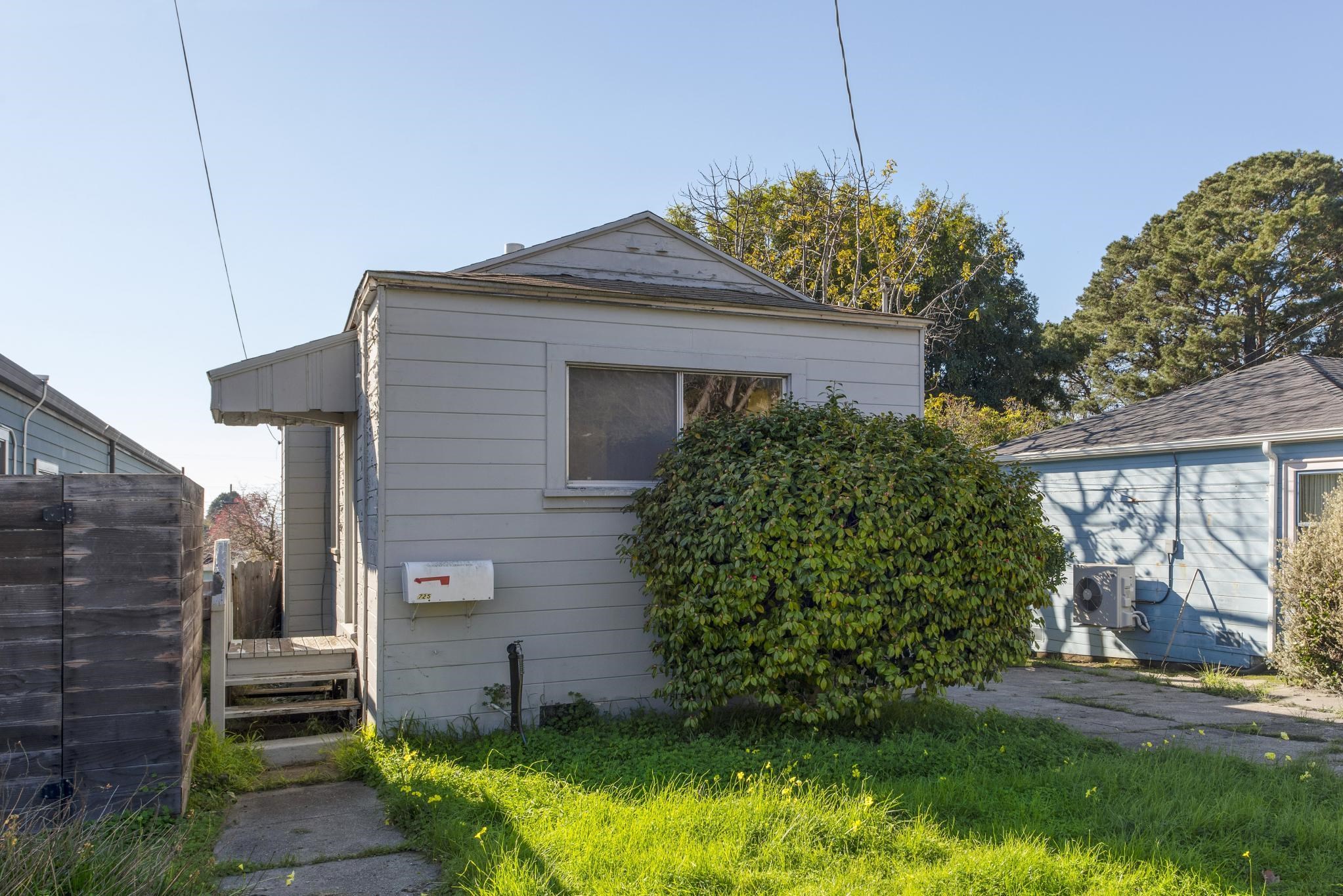 Detail Gallery Image 2 of 37 For 725 Pomona Ave, El Cerrito,  CA 94530 - 2 Beds | 1 Baths