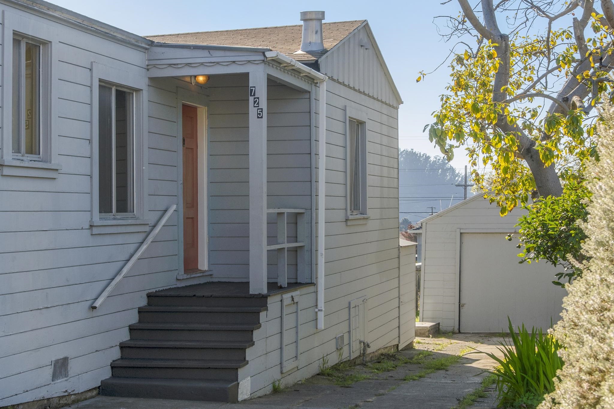 Detail Gallery Image 4 of 37 For 725 Pomona Ave, El Cerrito,  CA 94530 - 2 Beds | 1 Baths