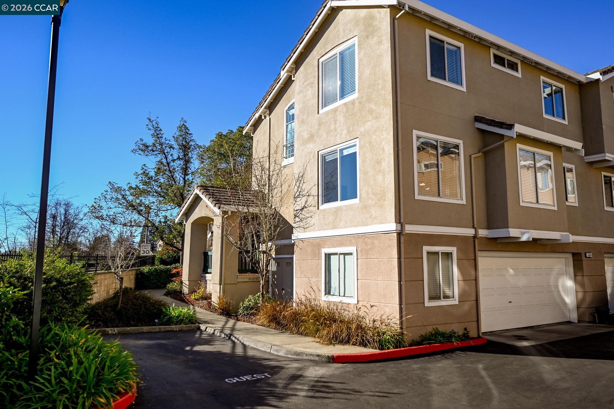 Photo #3: 41120824 Listing: Photo #3