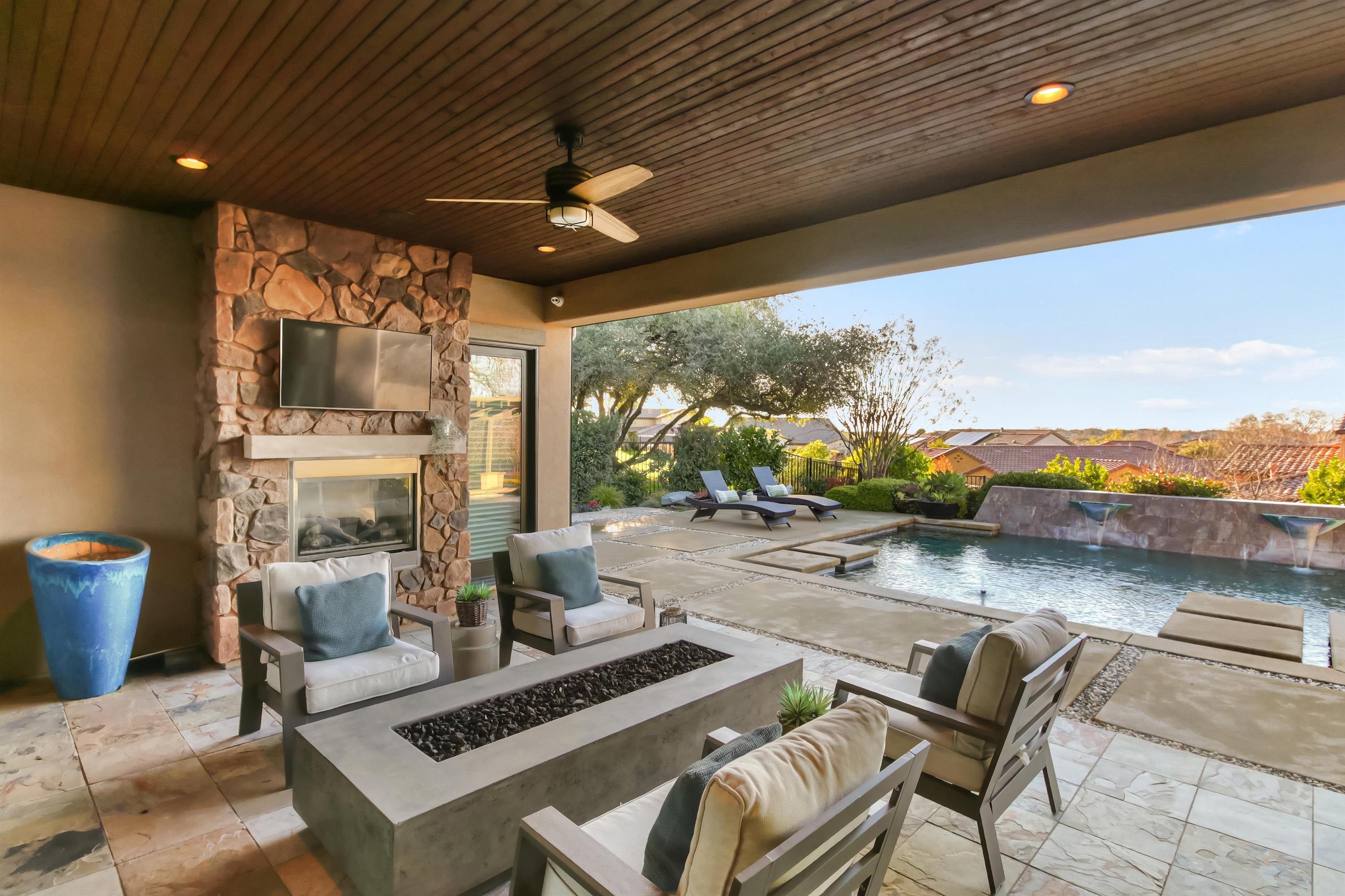 Detail Gallery Image 4 of 60 For 3321 Greenview Dr, El Dorado Hills,  CA 95762 - 4 Beds | 4/1 Baths