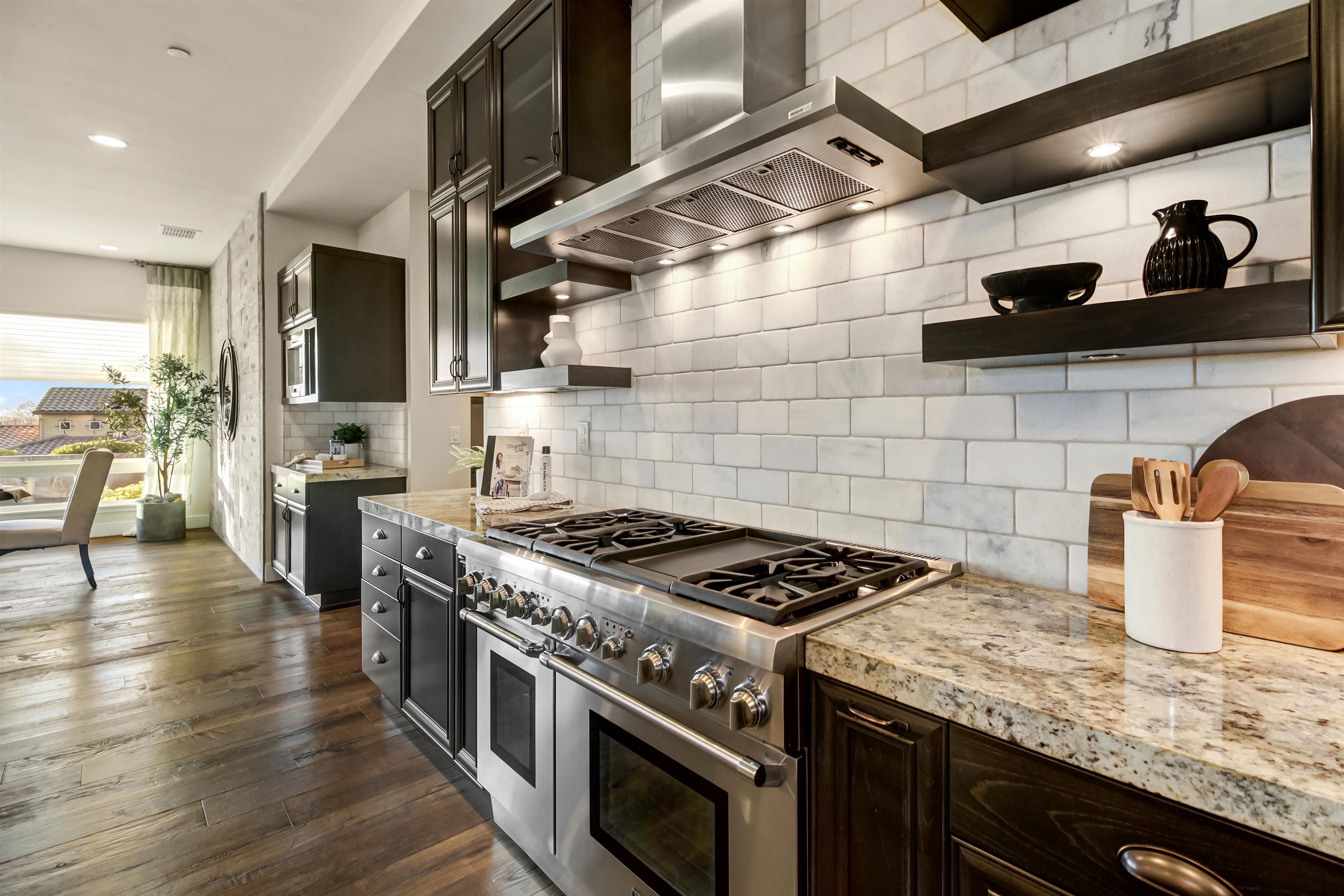 Detail Gallery Image 8 of 60 For 3321 Greenview Dr, El Dorado Hills,  CA 95762 - 4 Beds | 4/1 Baths