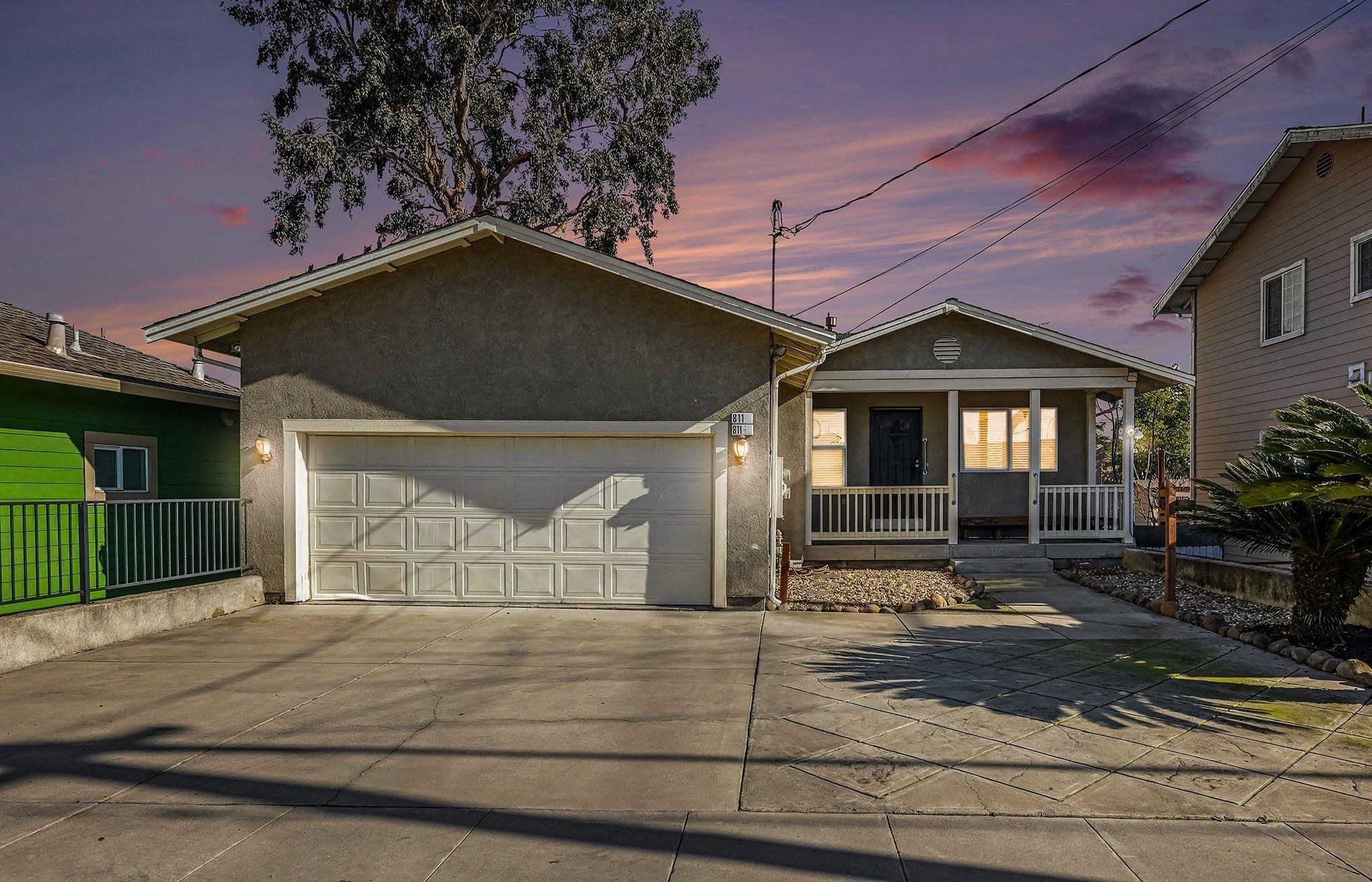 Front Image Thumbnail for EB41120835