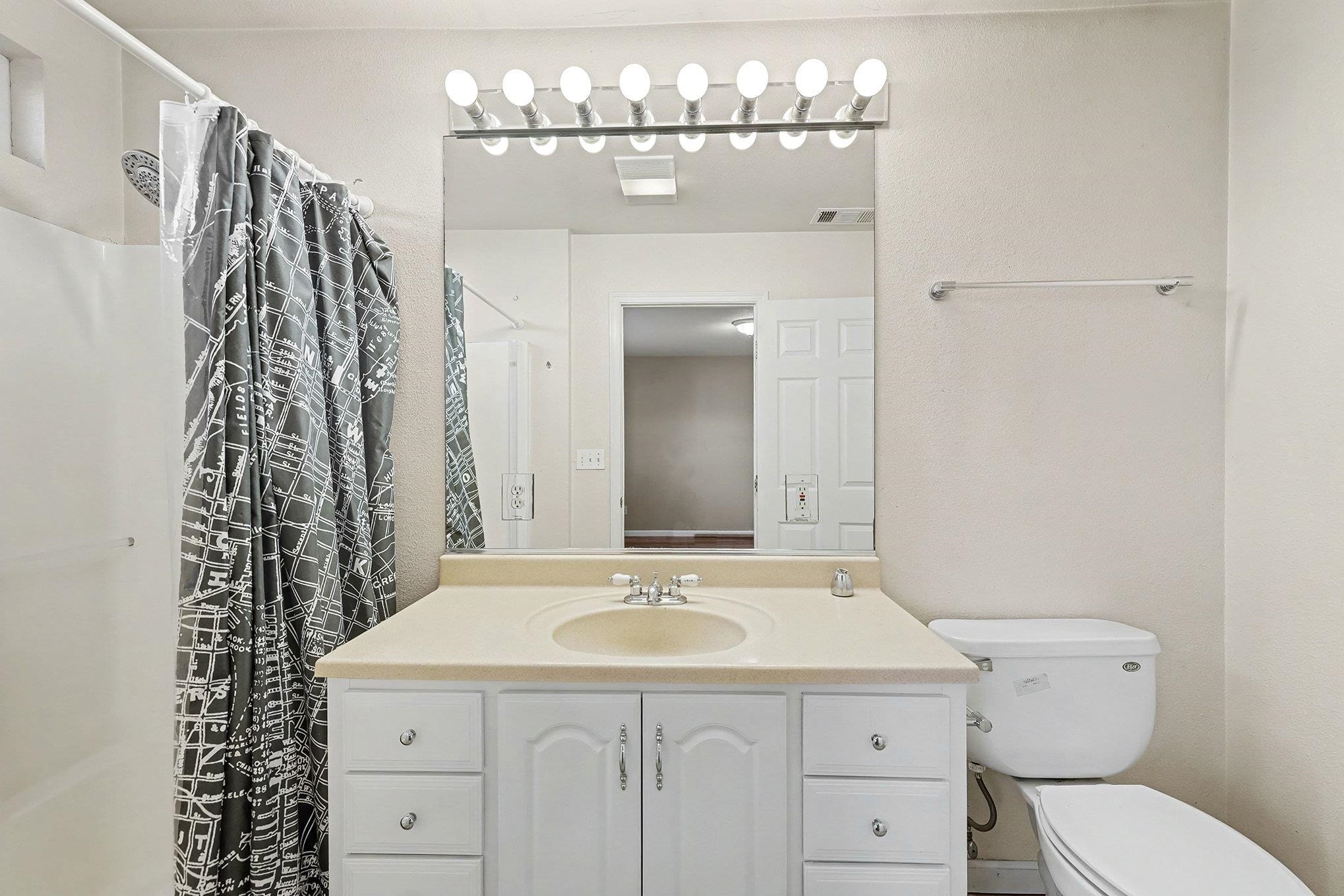 Detail Gallery Image 13 of 29 For 811 G St #811 AND 811 1/2,  Antioch,  CA 94509 - 6 Beds | 3 Baths