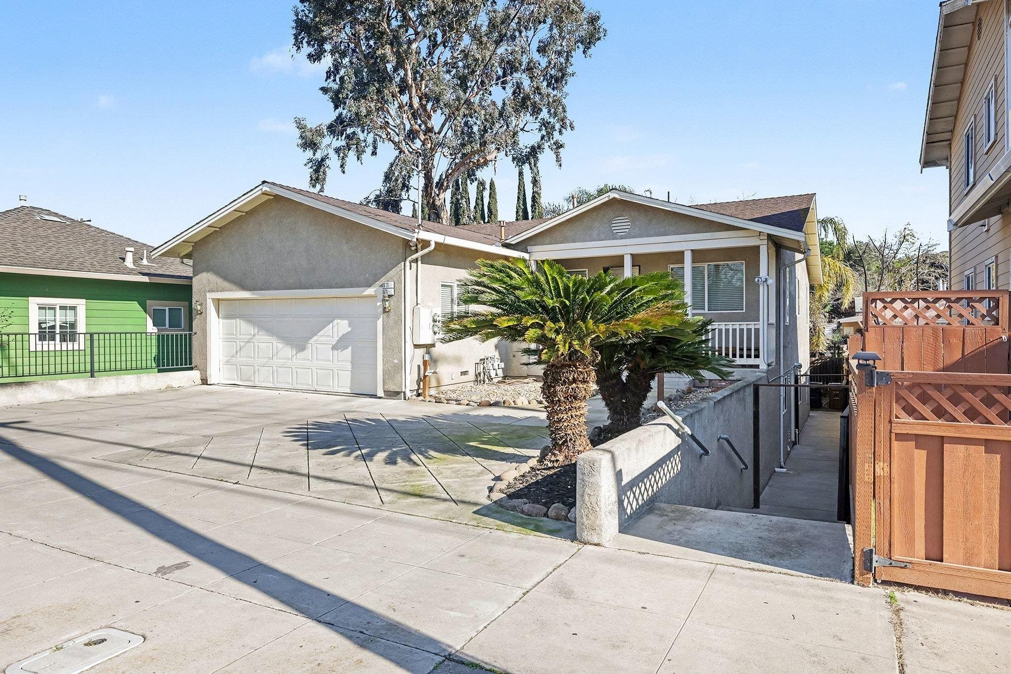 Detail Gallery Image 3 of 29 For 811 G St #811 AND 811 1/2,  Antioch,  CA 94509 - 6 Beds | 3 Baths