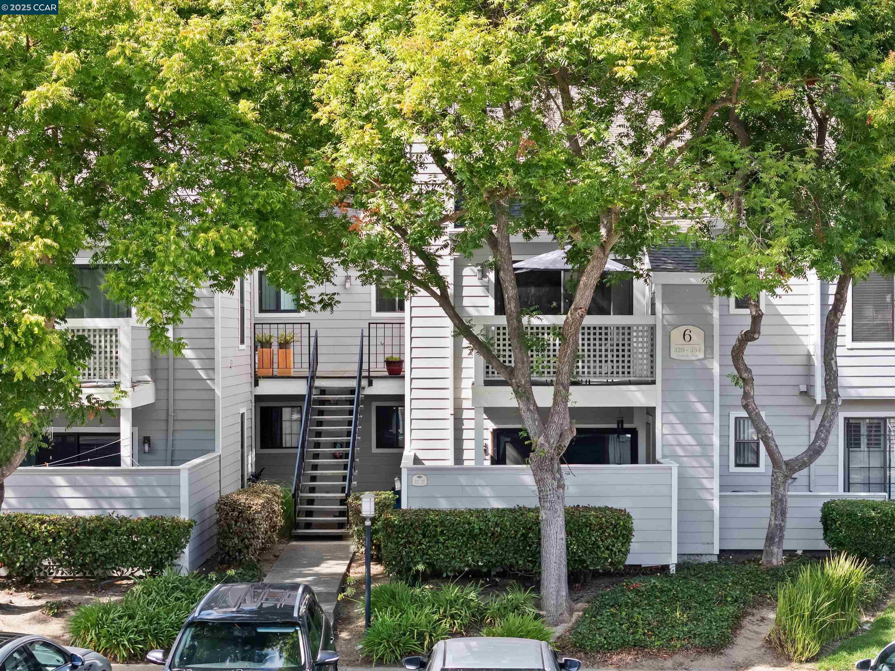 Detail Gallery Image 5 of 41 For 332 Eastridge Dr, San Ramon,  CA 94582 - 2 Beds | 2 Baths