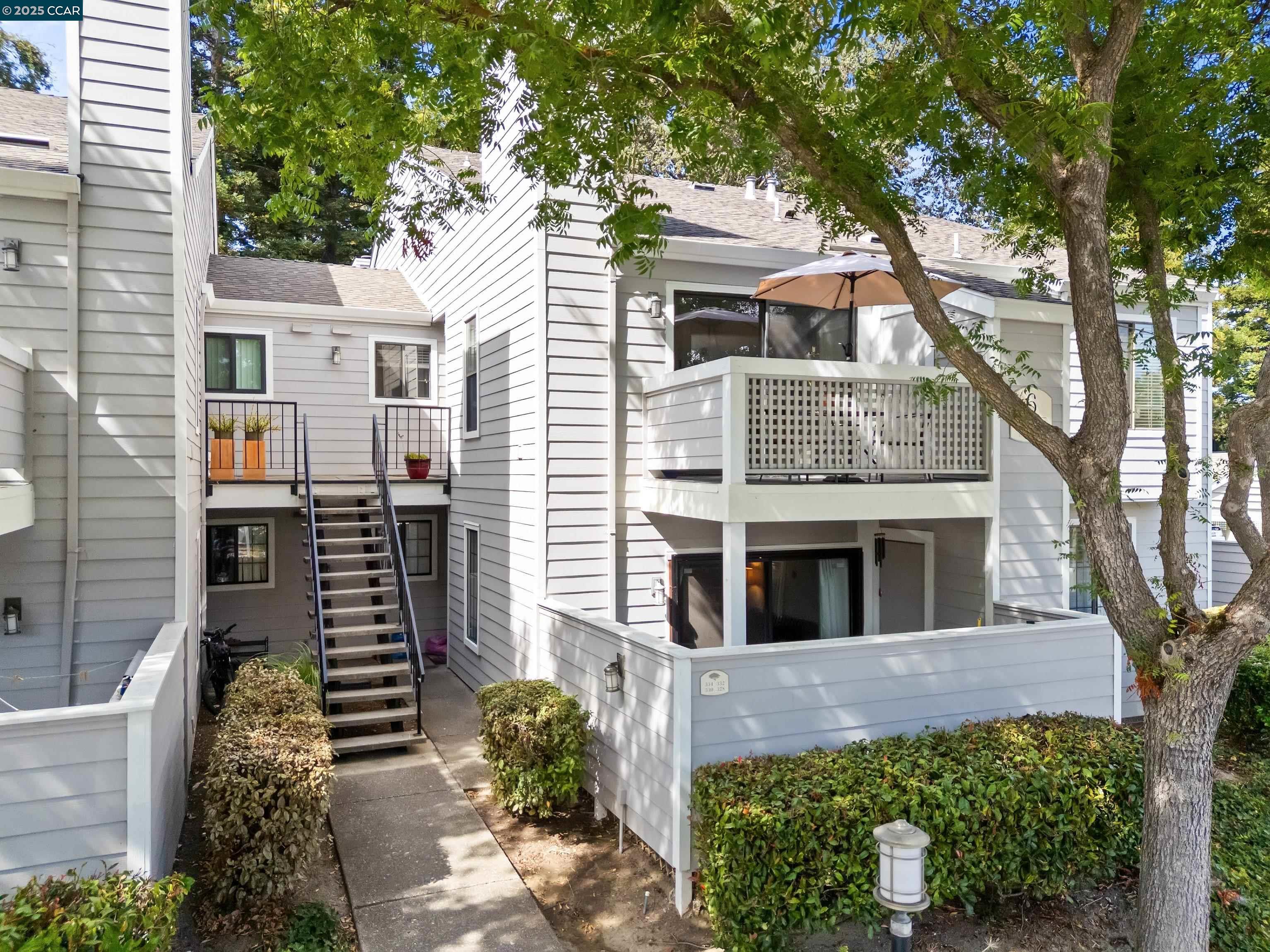 Detail Gallery Image 7 of 41 For 332 Eastridge Dr, San Ramon,  CA 94582 - 2 Beds | 2 Baths