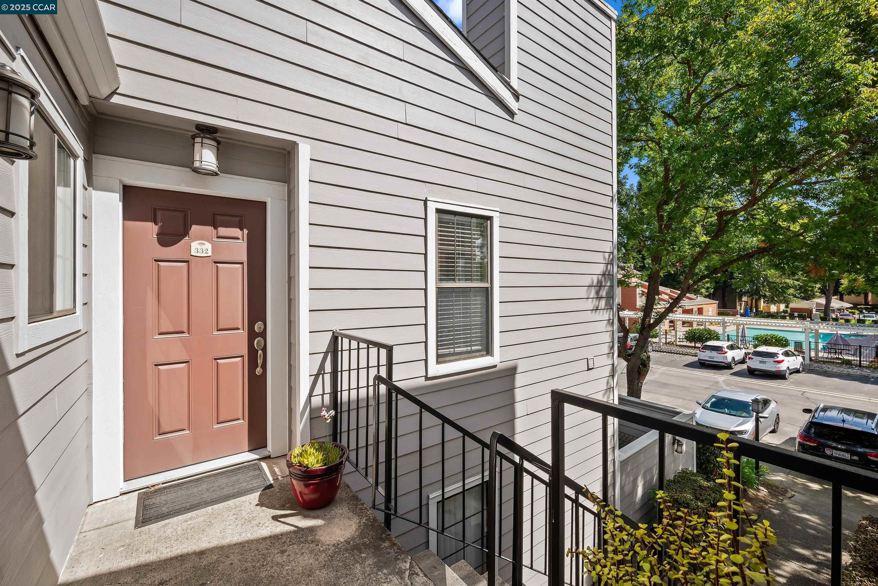 Detail Gallery Image 8 of 41 For 332 Eastridge Dr, San Ramon,  CA 94582 - 2 Beds | 2 Baths