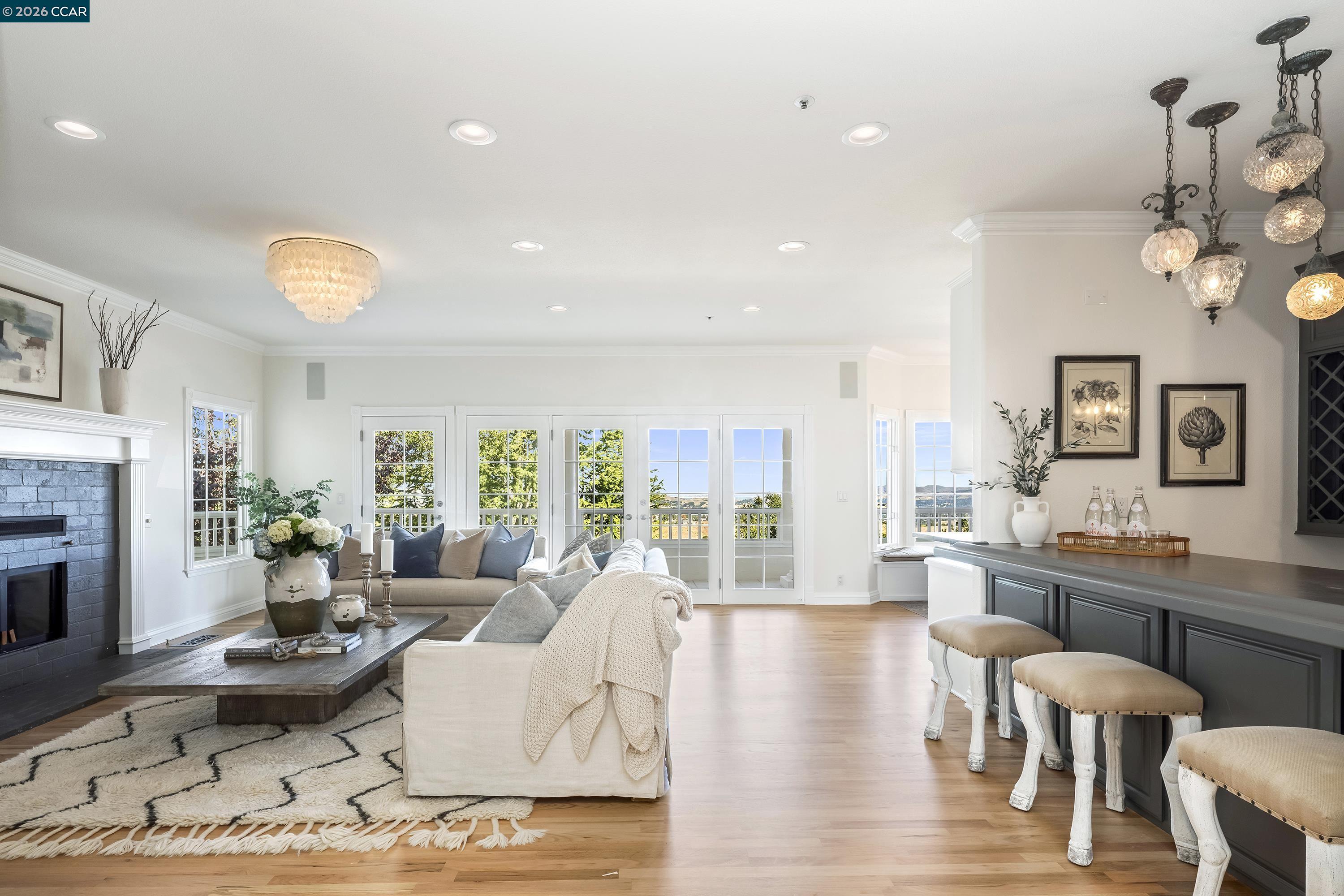 Detail Gallery Image 12 of 45 For 75 Donald Drive, Orinda,  CA 94563-3649 - 6 Beds | 5/1 Baths