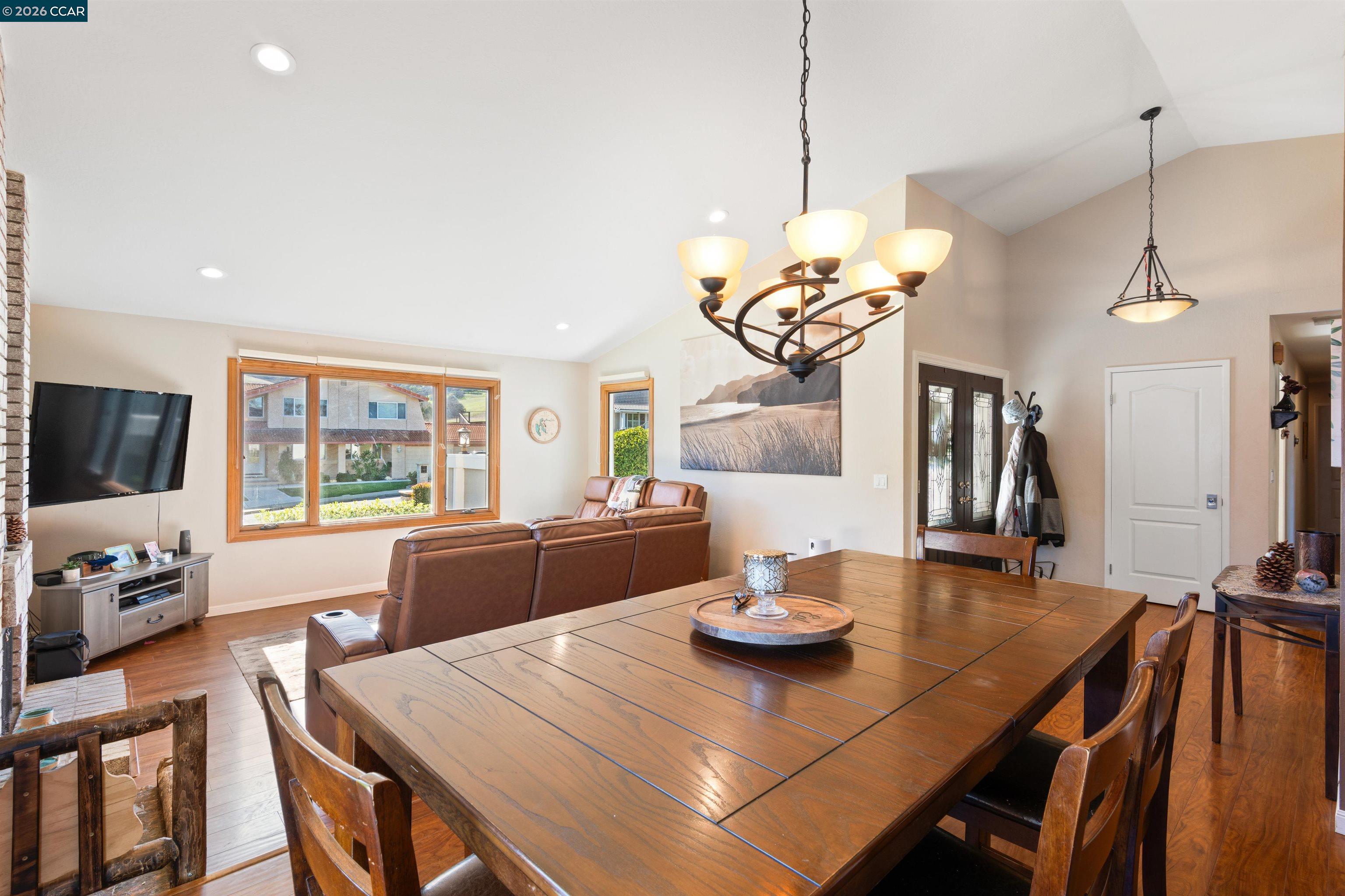 Detail Gallery Image 11 of 41 For 305 Mountaire Pkwy, Clayton,  CA 94517 - 4 Beds | 2 Baths