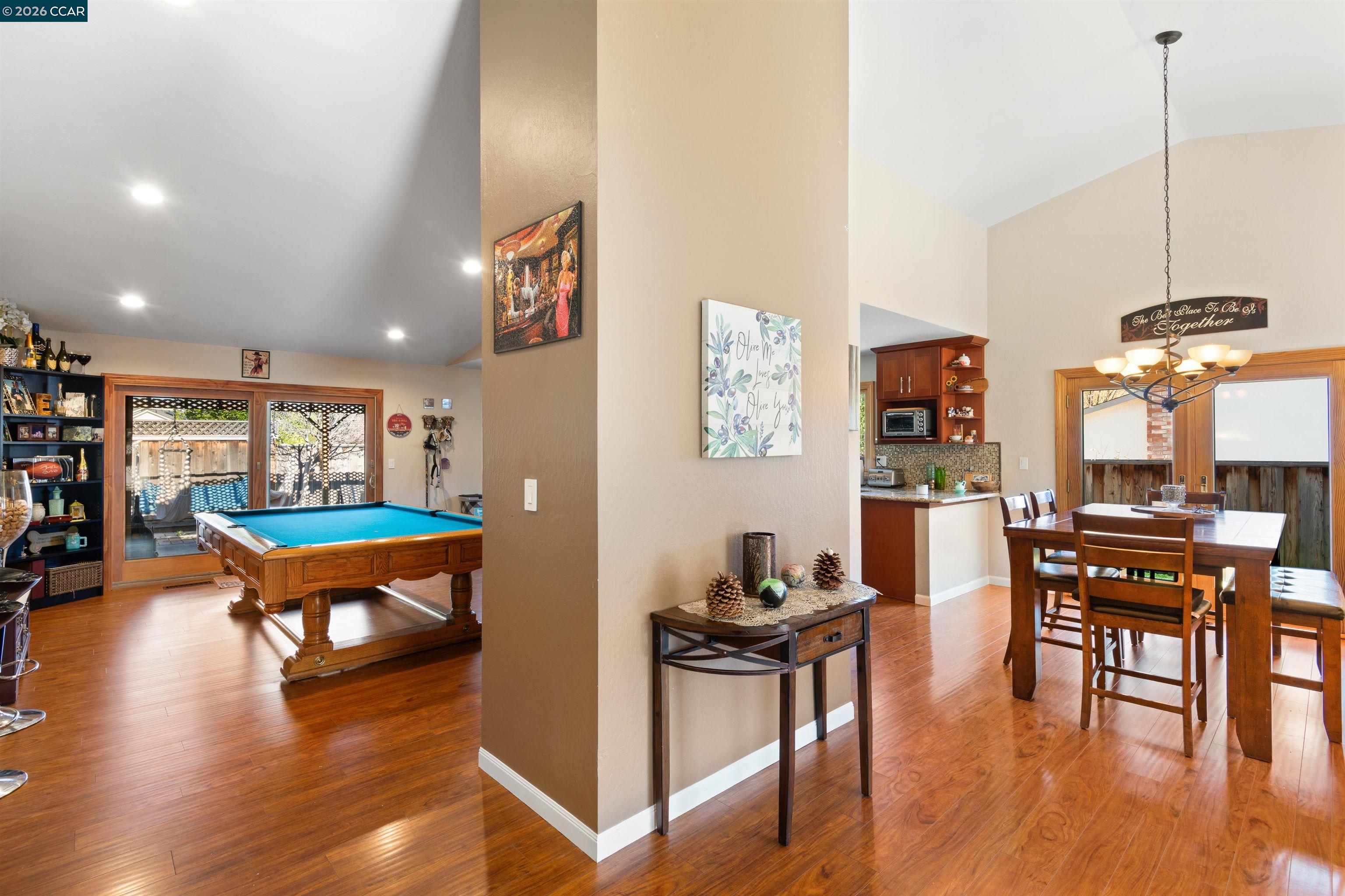 Detail Gallery Image 5 of 41 For 305 Mountaire Pkwy, Clayton,  CA 94517 - 4 Beds | 2 Baths