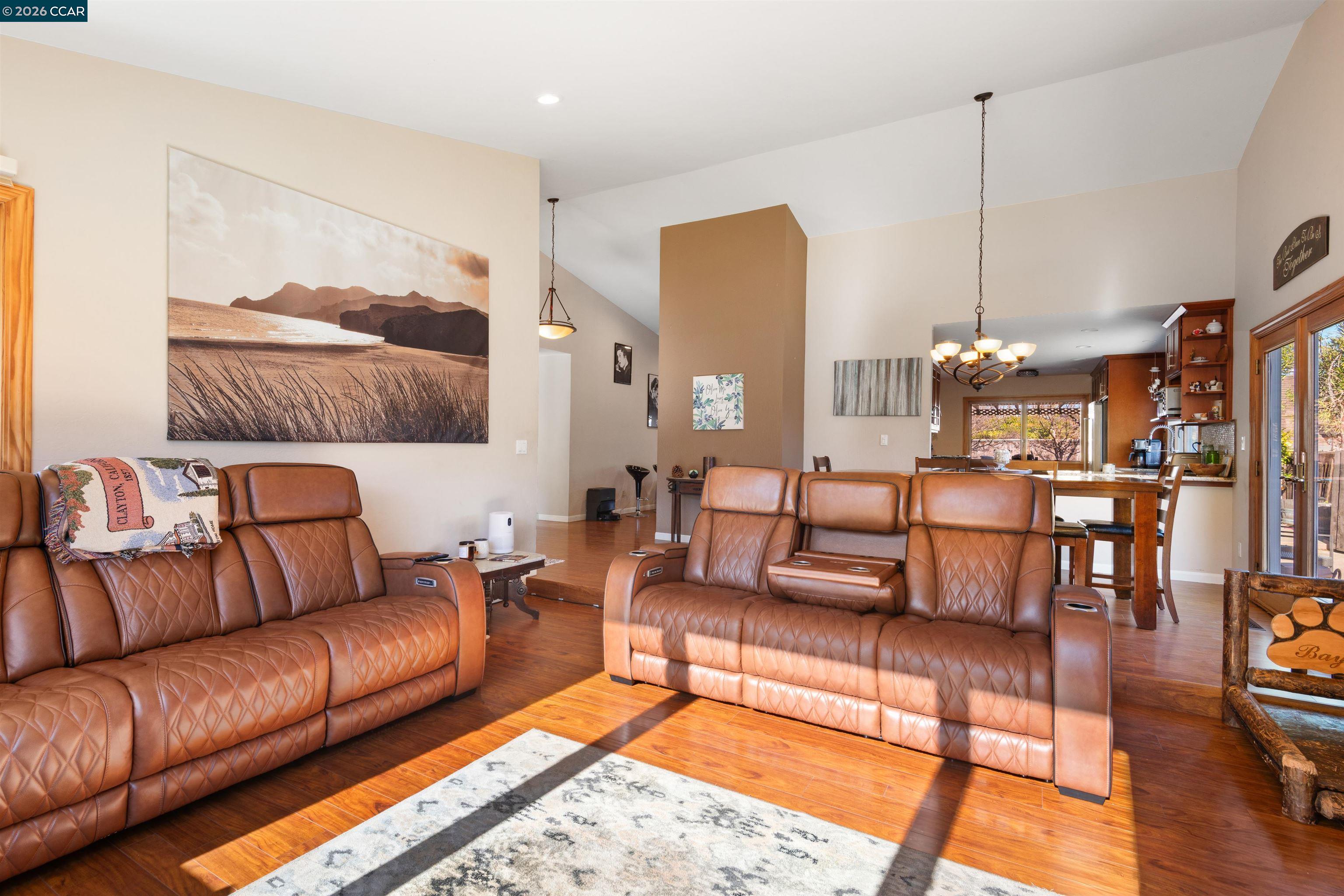 Detail Gallery Image 10 of 41 For 305 Mountaire Pkwy, Clayton,  CA 94517 - 4 Beds | 2 Baths