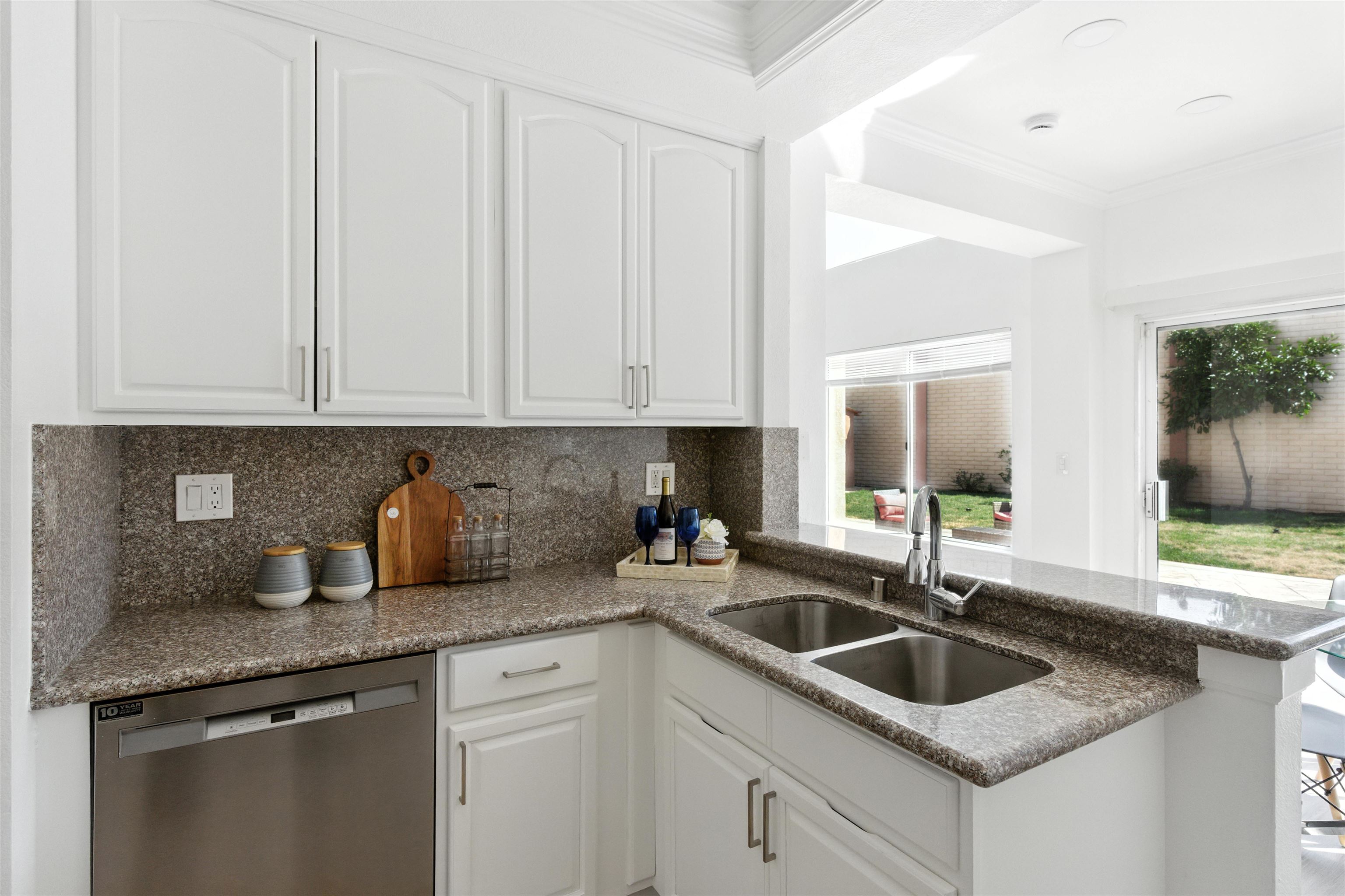 Detail Gallery Image 12 of 30 For 35968 Killorglin Cmn, Fremont,  CA 94536 - 4 Beds | 2/1 Baths