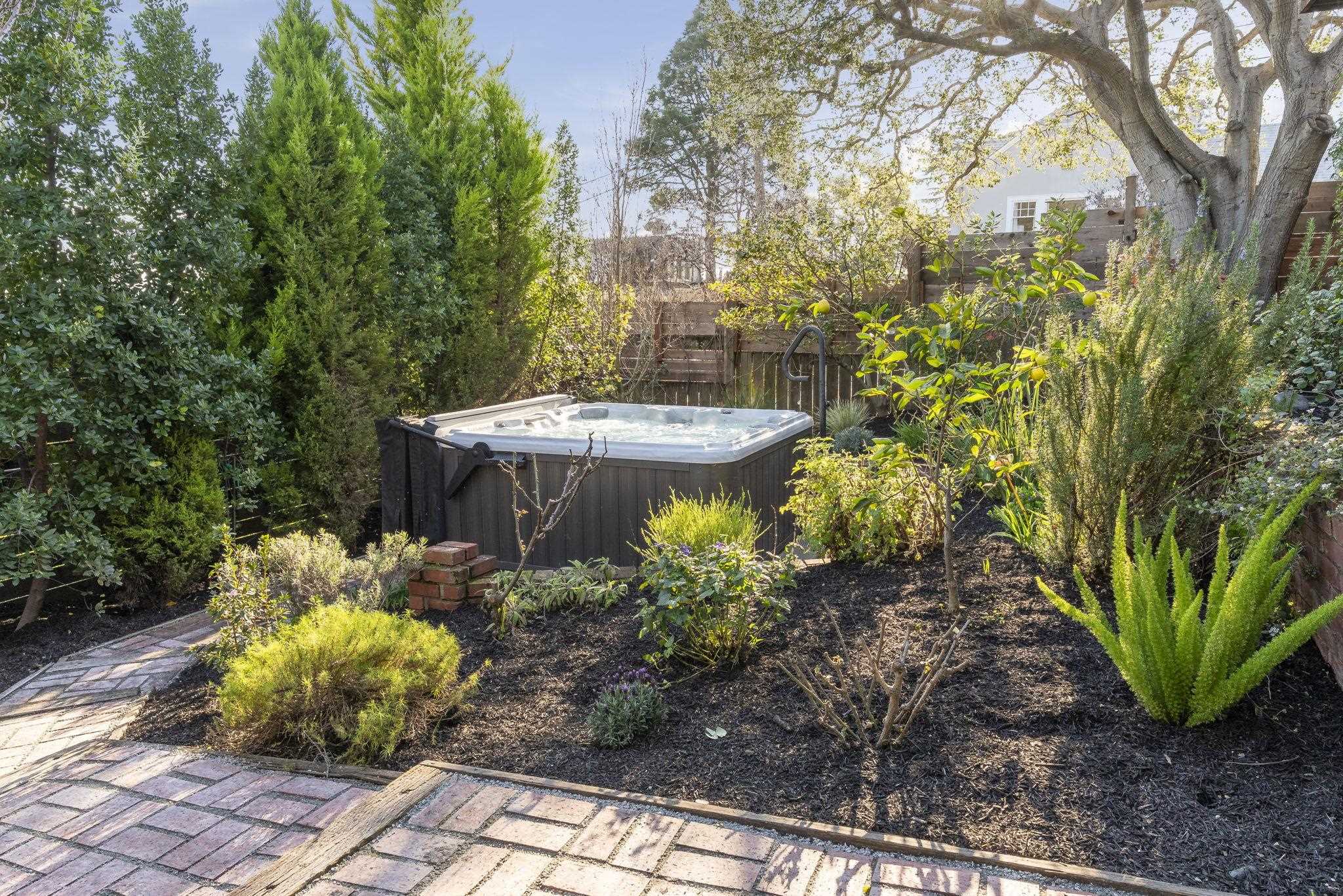 Detail Gallery Image 33 of 37 For 950 Scott St, Oakland,  CA 94610 - 3 Beds | 1 Baths