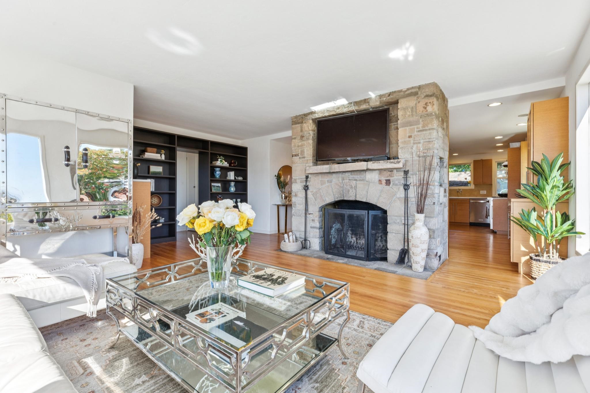 Detail Gallery Image 18 of 51 For 28 Marina Court Dr, San Rafael,  CA 94901 - 3 Beds | 2/1 Baths