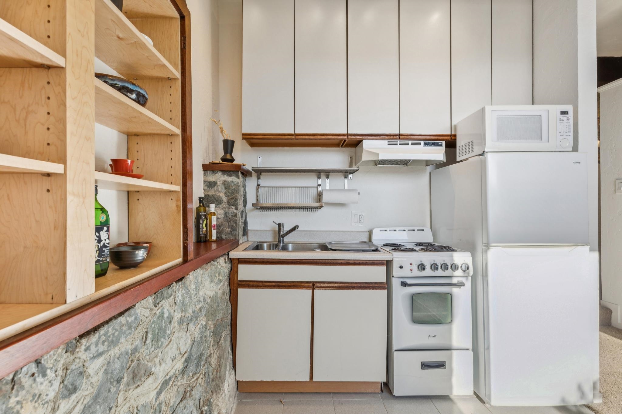 Detail Gallery Image 42 of 51 For 28 Marina Court Dr, San Rafael,  CA 94901 - 3 Beds | 2/1 Baths