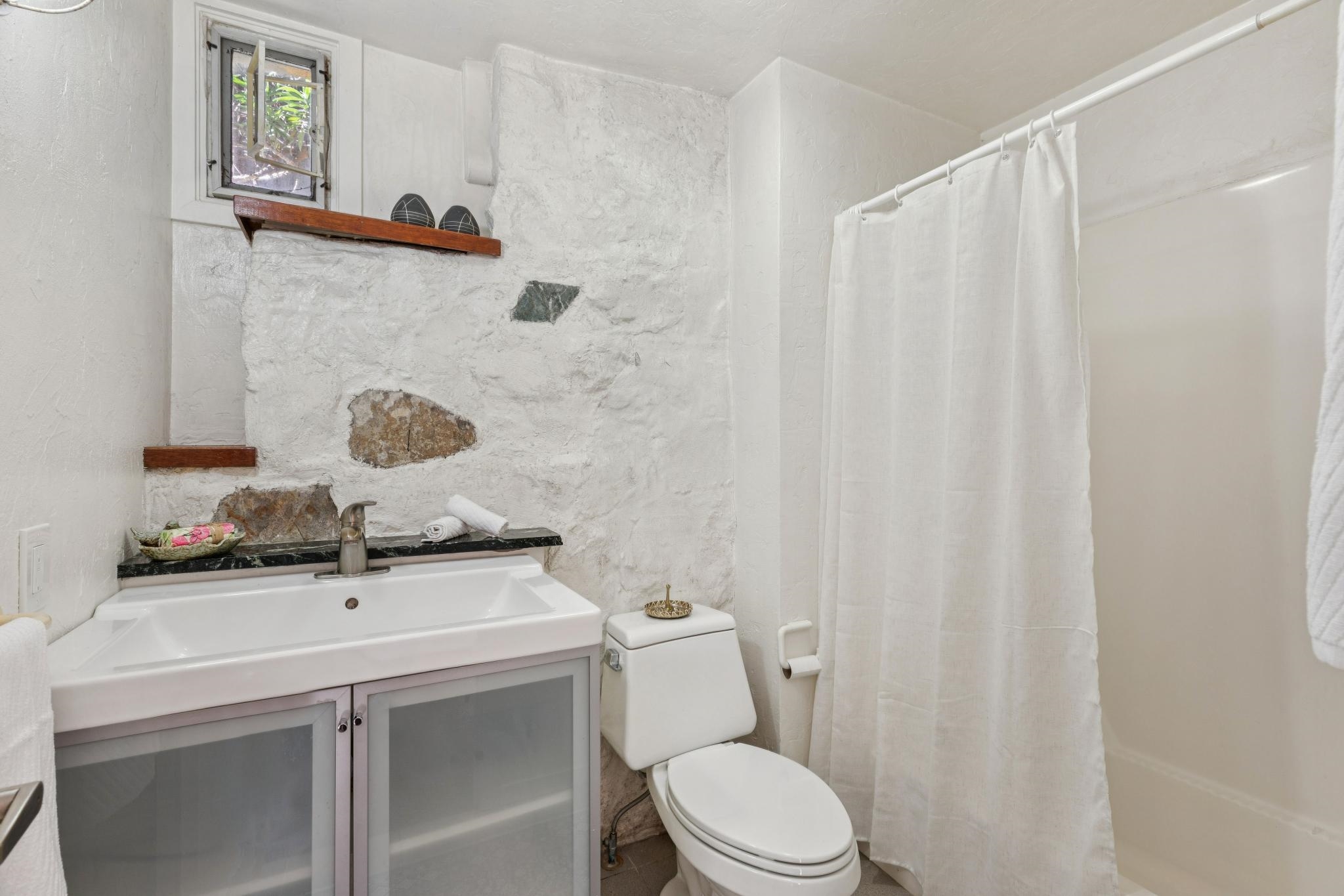 Detail Gallery Image 44 of 51 For 28 Marina Court Dr, San Rafael,  CA 94901 - 3 Beds | 2/1 Baths