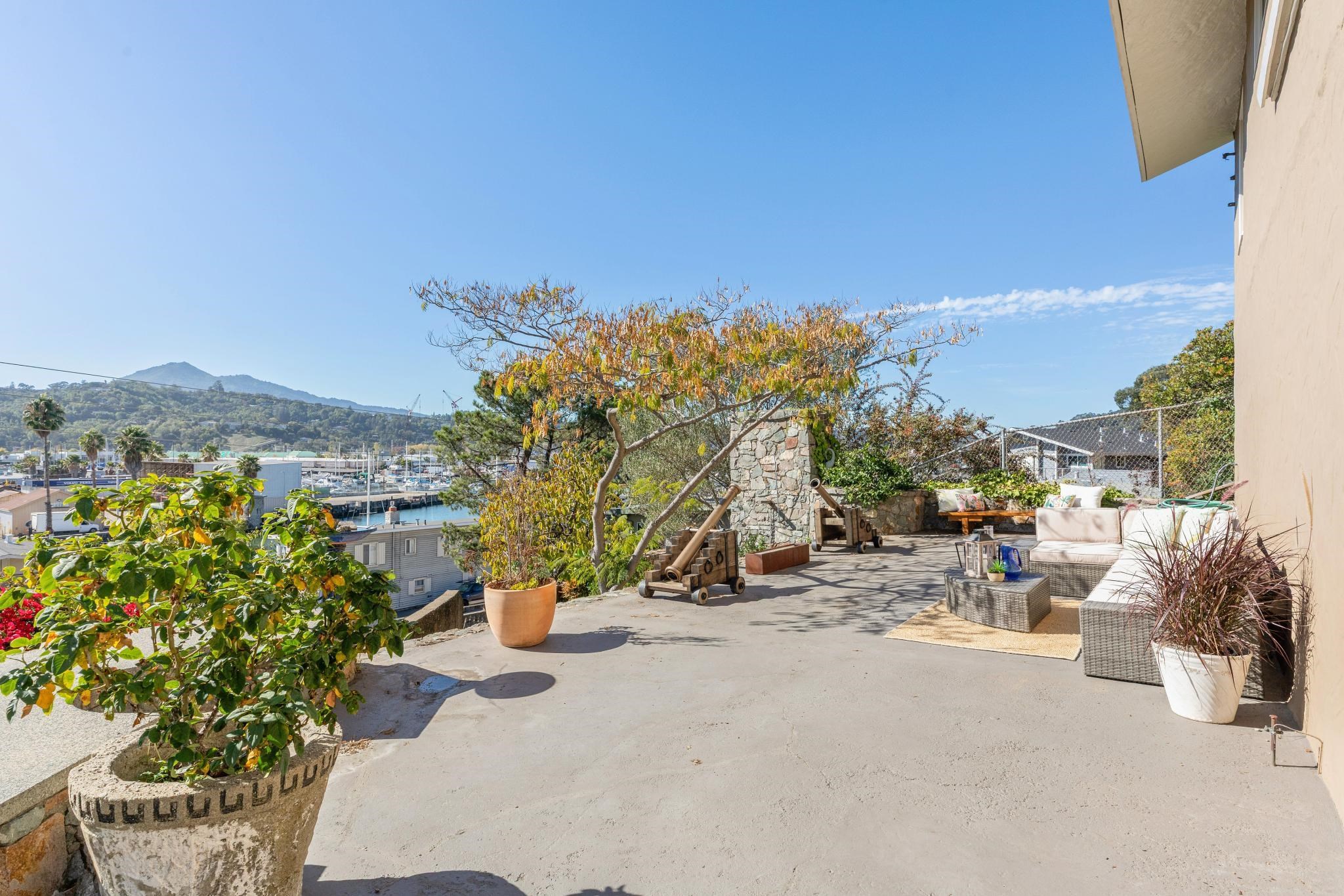Detail Gallery Image 48 of 51 For 28 Marina Court Dr, San Rafael,  CA 94901 - 3 Beds | 2/1 Baths