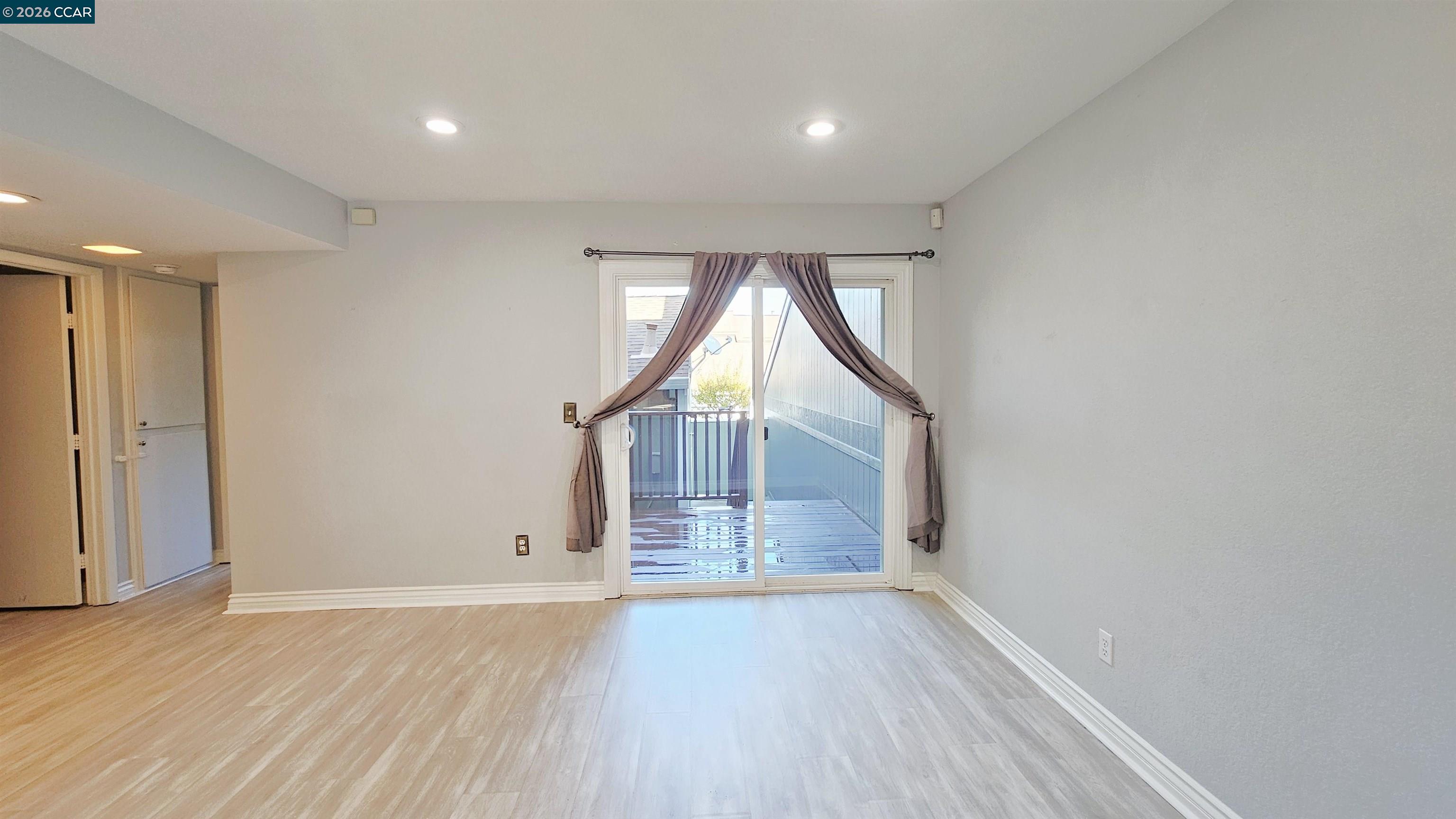 Detail Gallery Image 18 of 36 For 347 Scottsdale Rd, Pleasant Hill,  CA 94523 - 3 Beds | 2/1 Baths