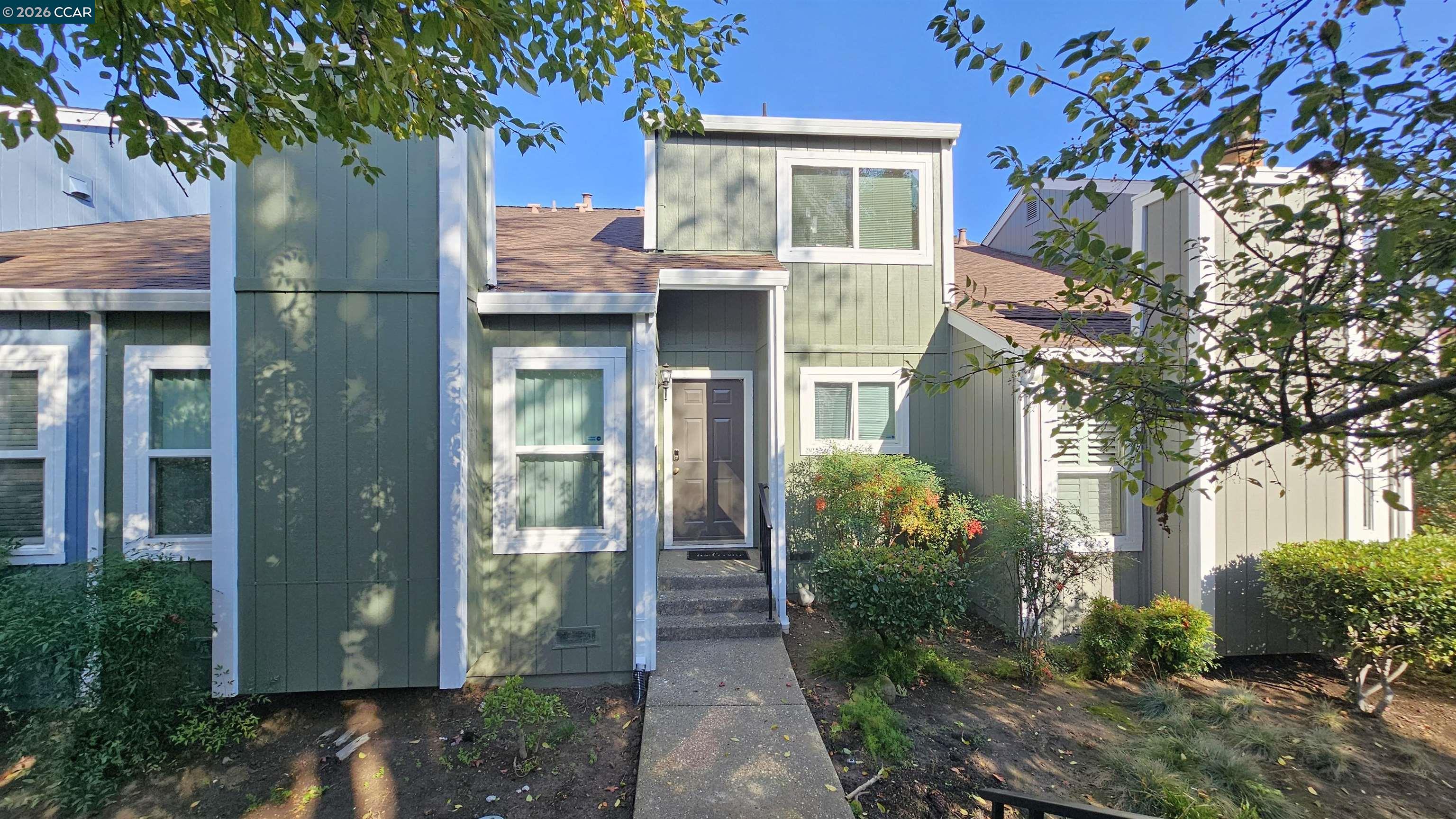 Detail Gallery Image 6 of 36 For 347 Scottsdale Rd, Pleasant Hill,  CA 94523 - 3 Beds | 2/1 Baths