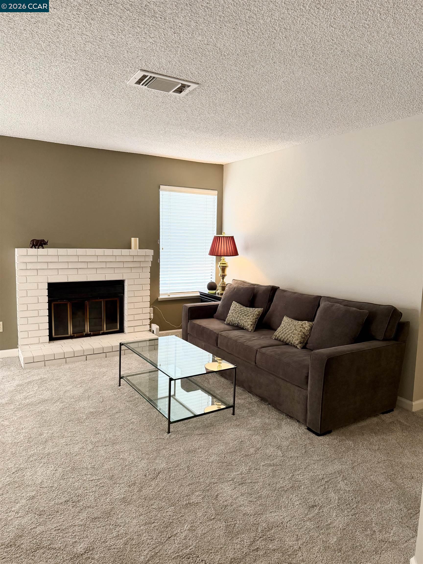 Detail Gallery Image 2 of 23 For 801 Dover, Hercules,  CA 94547 - 2 Beds | 1 Baths