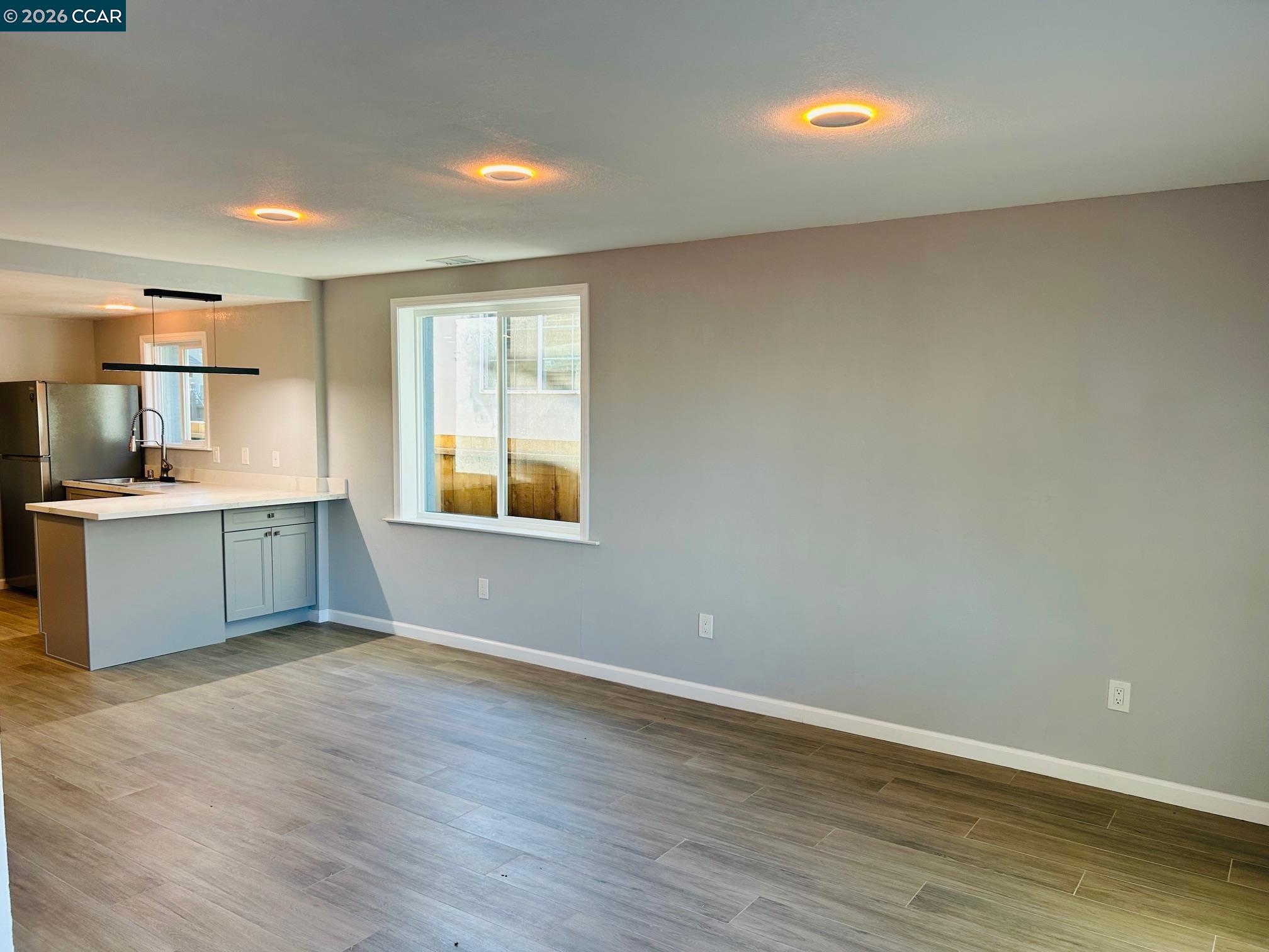 Detail Gallery Image 9 of 37 For 532 5th St, Richmond,  CA 94801 - 5 Beds | 3/1 Baths