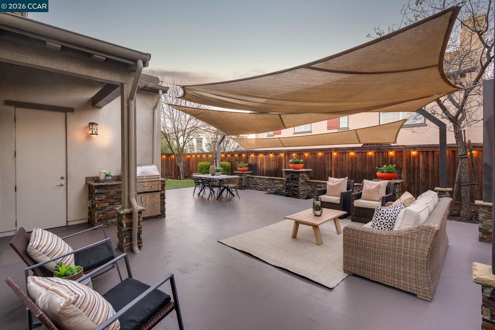 Detail Gallery Image 4 of 60 For 836 Griffon Court, Danville,  CA 94506 - 4 Beds | 3/1 Baths