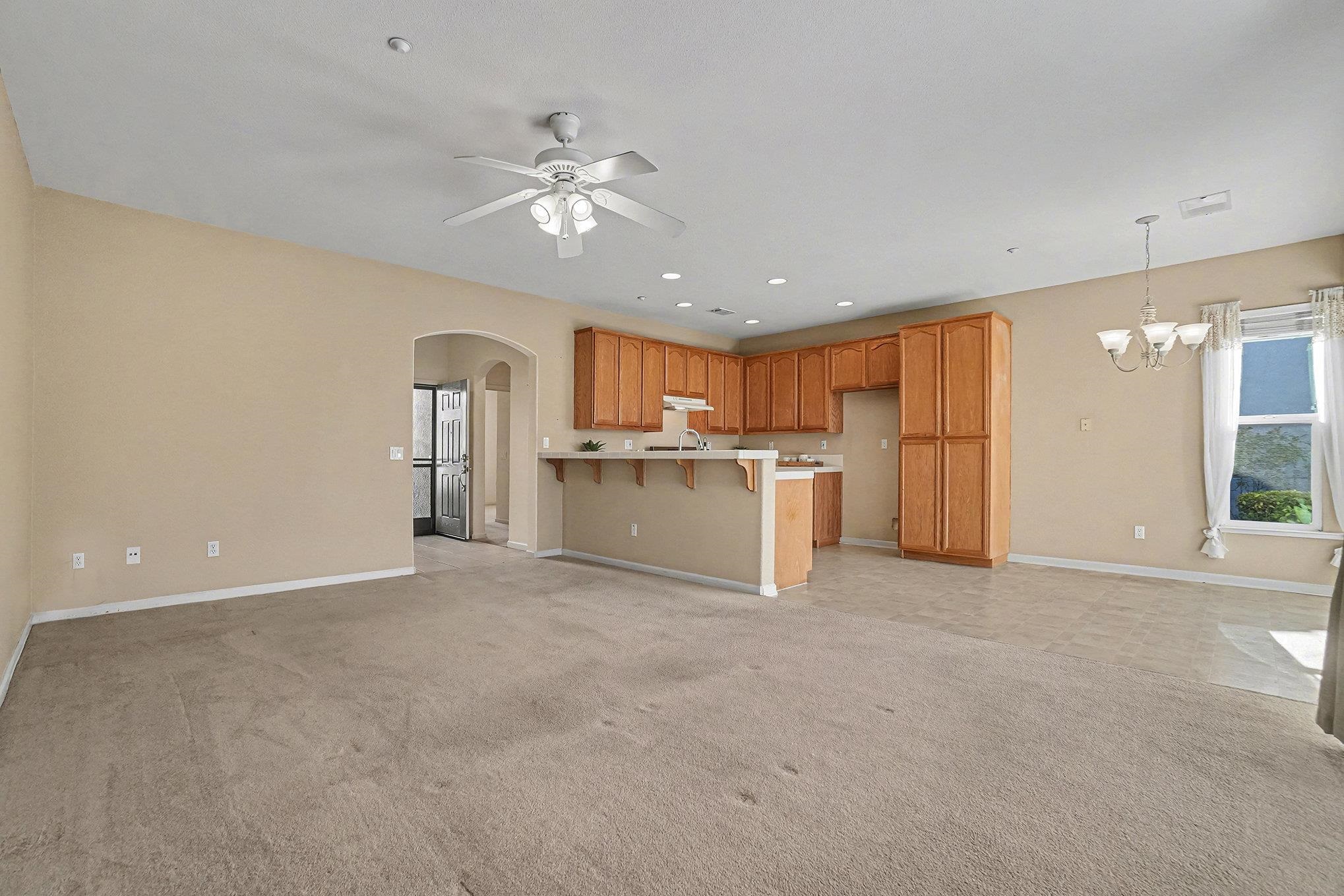 Detail Gallery Image 5 of 38 For 399 Earlham Way, Brentwood,  CA 94513 - 2 Beds | 2 Baths