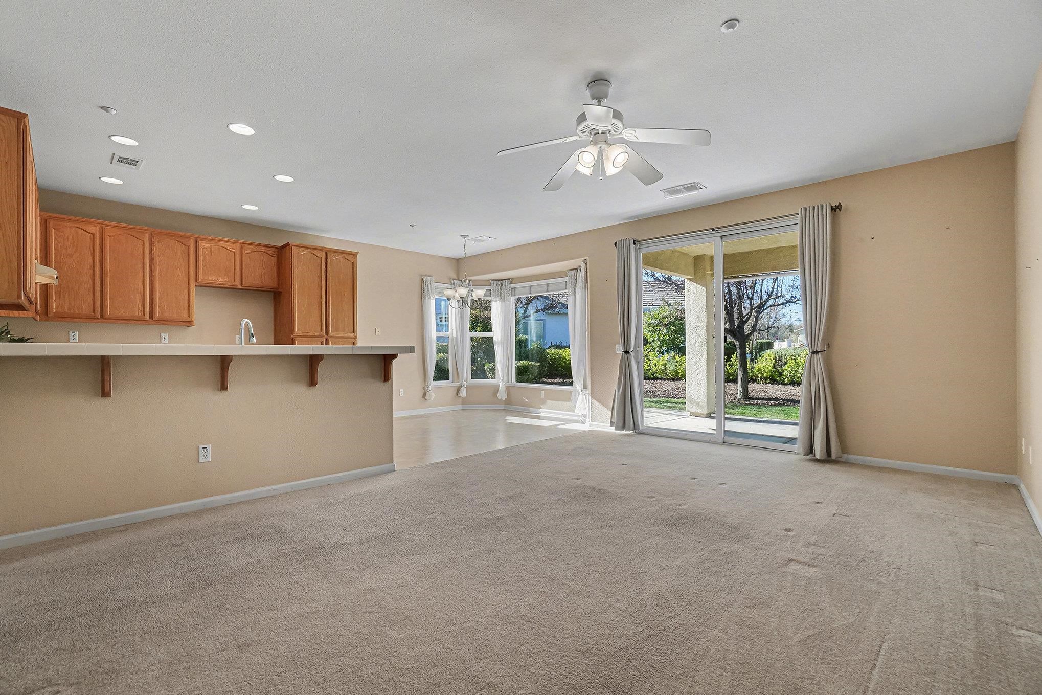 Detail Gallery Image 6 of 38 For 399 Earlham Way, Brentwood,  CA 94513 - 2 Beds | 2 Baths