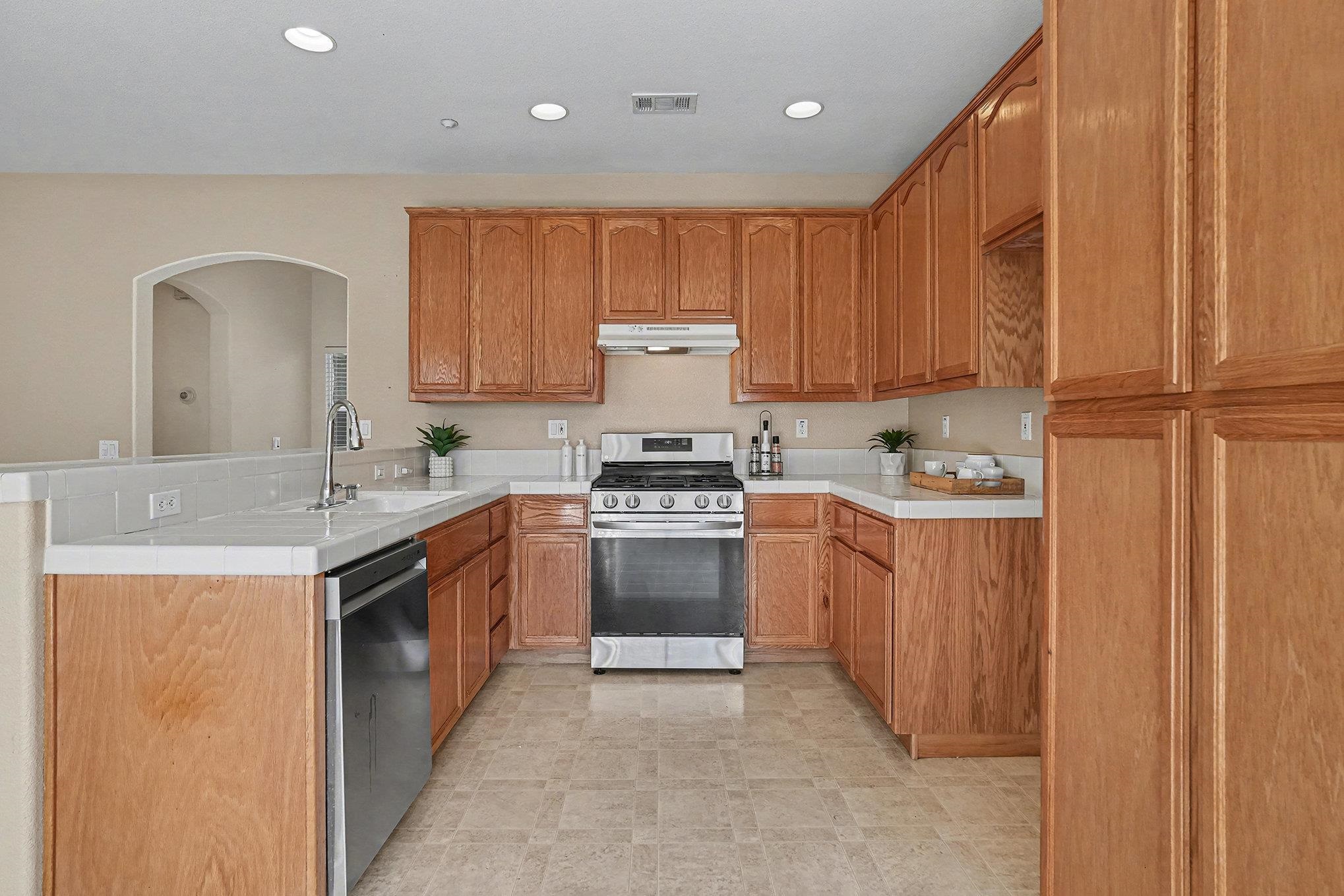 Detail Gallery Image 8 of 38 For 399 Earlham Way, Brentwood,  CA 94513 - 2 Beds | 2 Baths