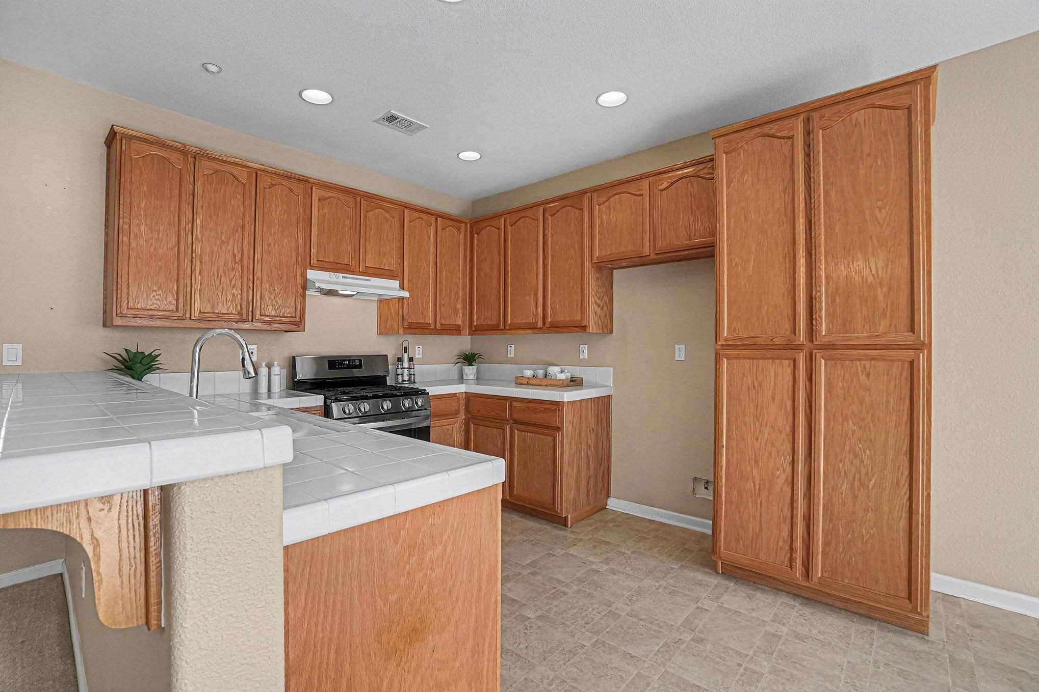 Detail Gallery Image 9 of 38 For 399 Earlham Way, Brentwood,  CA 94513 - 2 Beds | 2 Baths